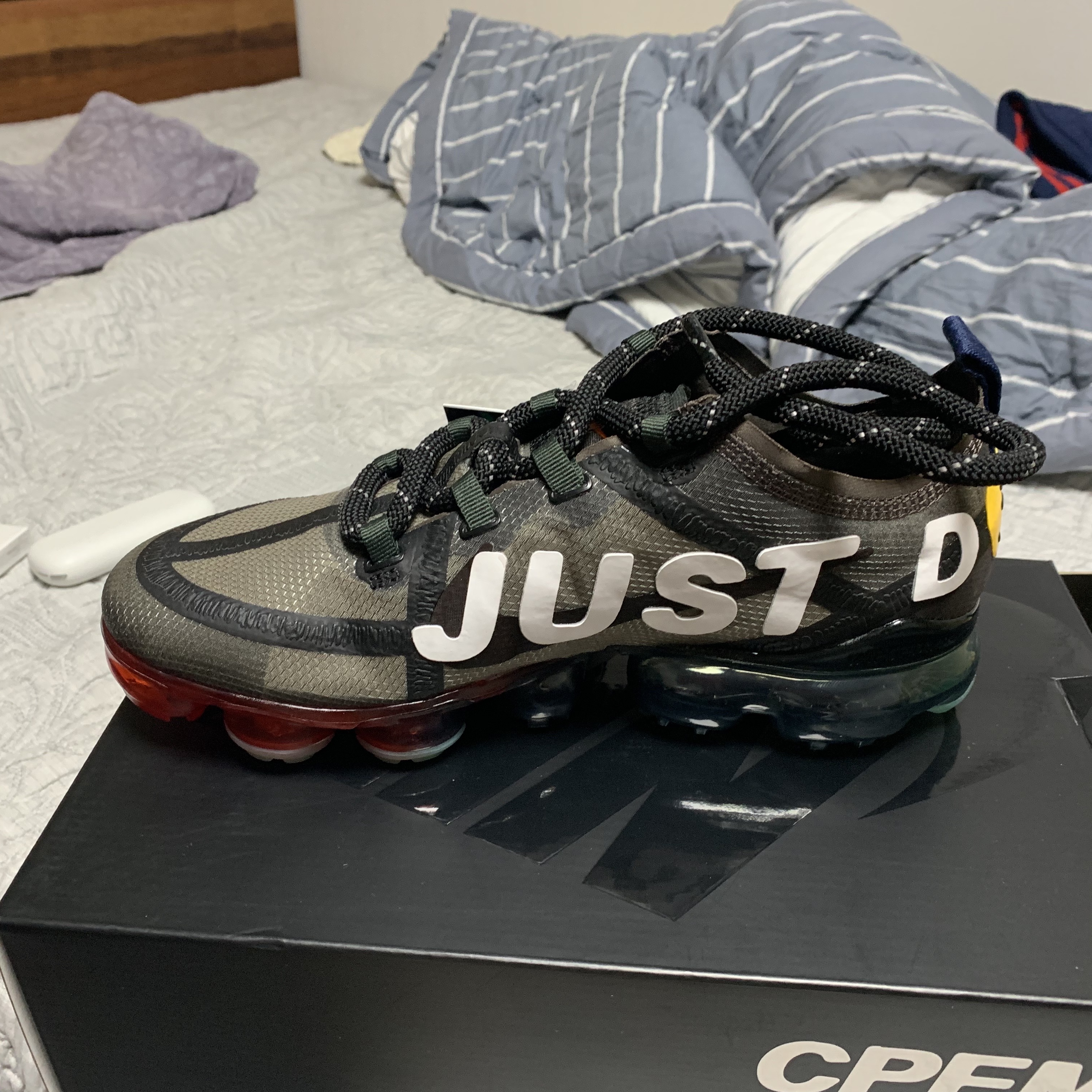 Nike x Stussy Air Zoom Spiridon Cage 2 Fossil, Nike x Travis Scott Air Force 1 Low Cactus Jack 착용 스타일 - 5