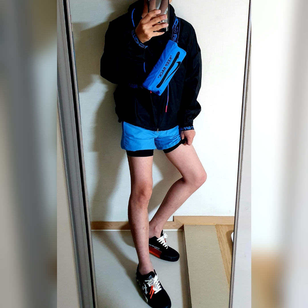 (W) Off-White Arrow Low Vulcanized Sneakers Black, (W) Nike x Off-White NRG #1 Jacket Black 착용 스타일