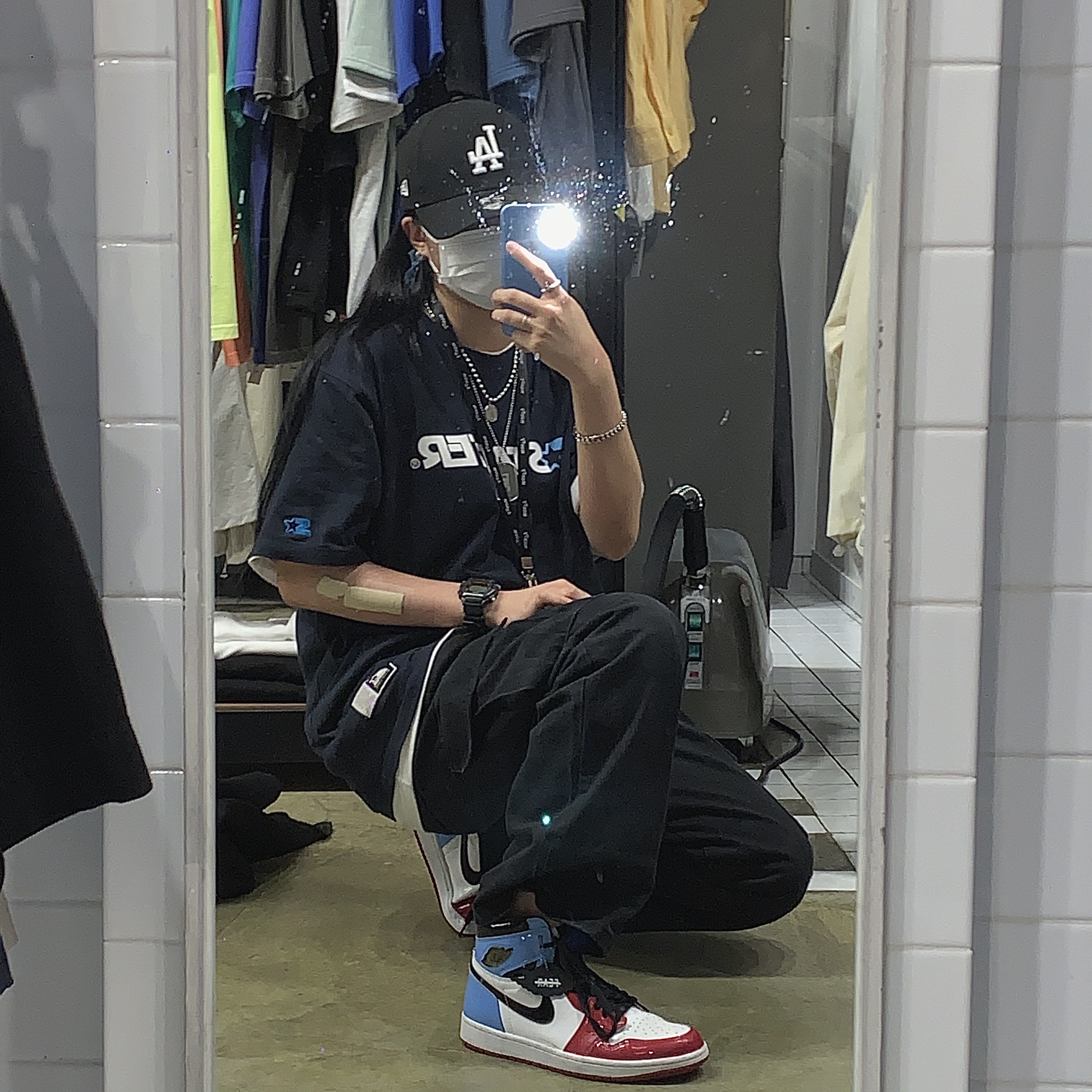 Jordan 1 Retro High Fearless UNC Chicago 착용 스타일 - 2