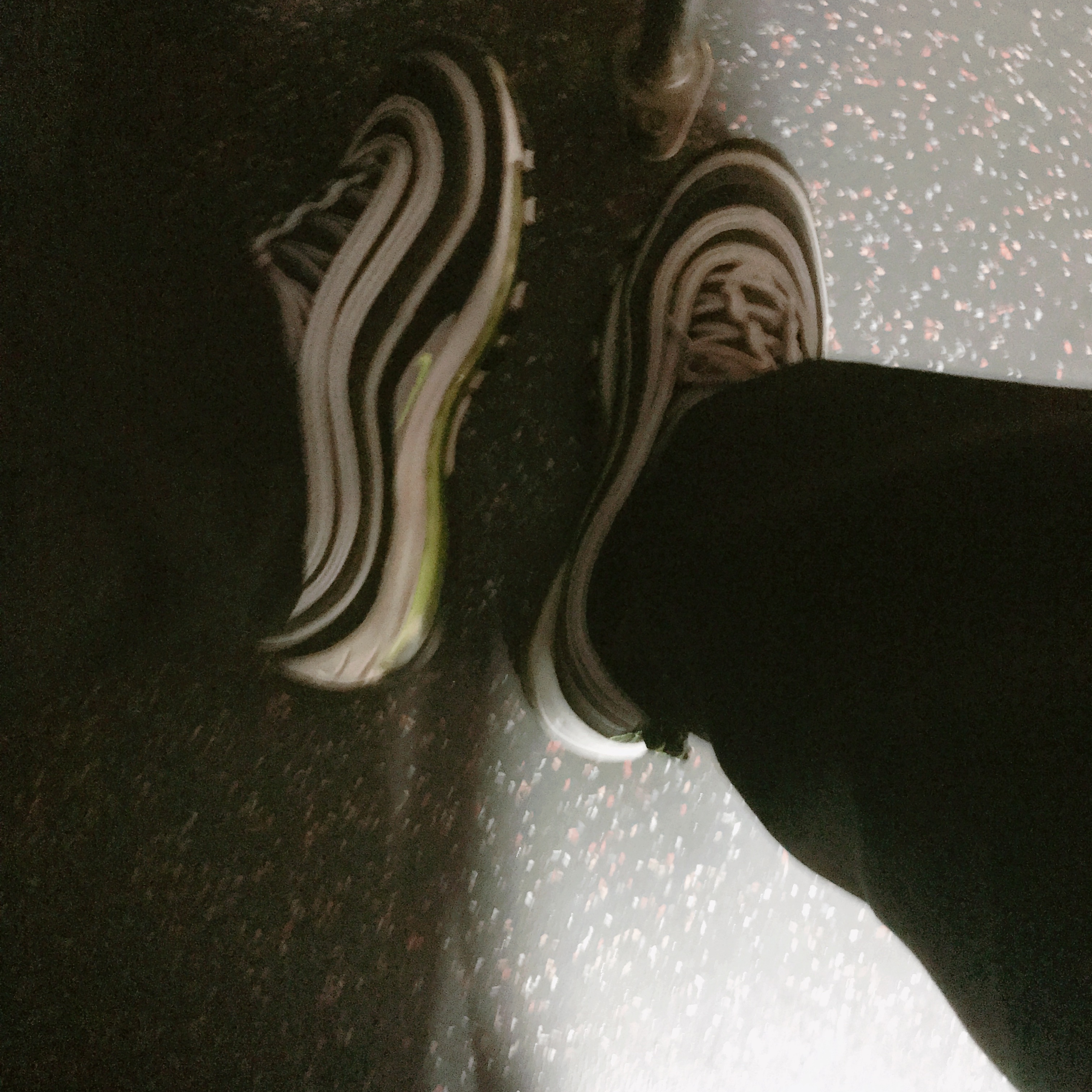Nike Air Max 97 OG Black Volt Asia 착용 스타일 - 2