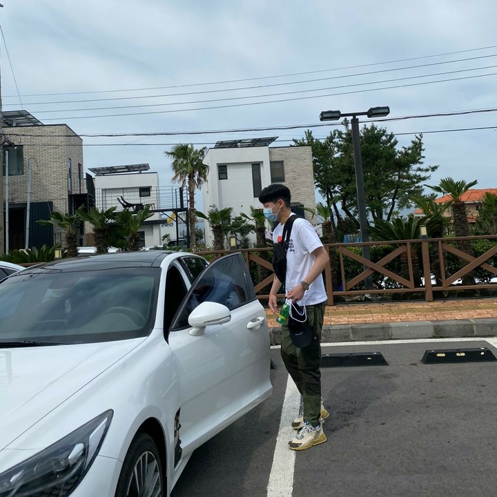 Nike x Stussy International Beach Crew T-Shirt White - Asia, Jordan x Travis Scott Cargo Pants Olive 착용 스타일