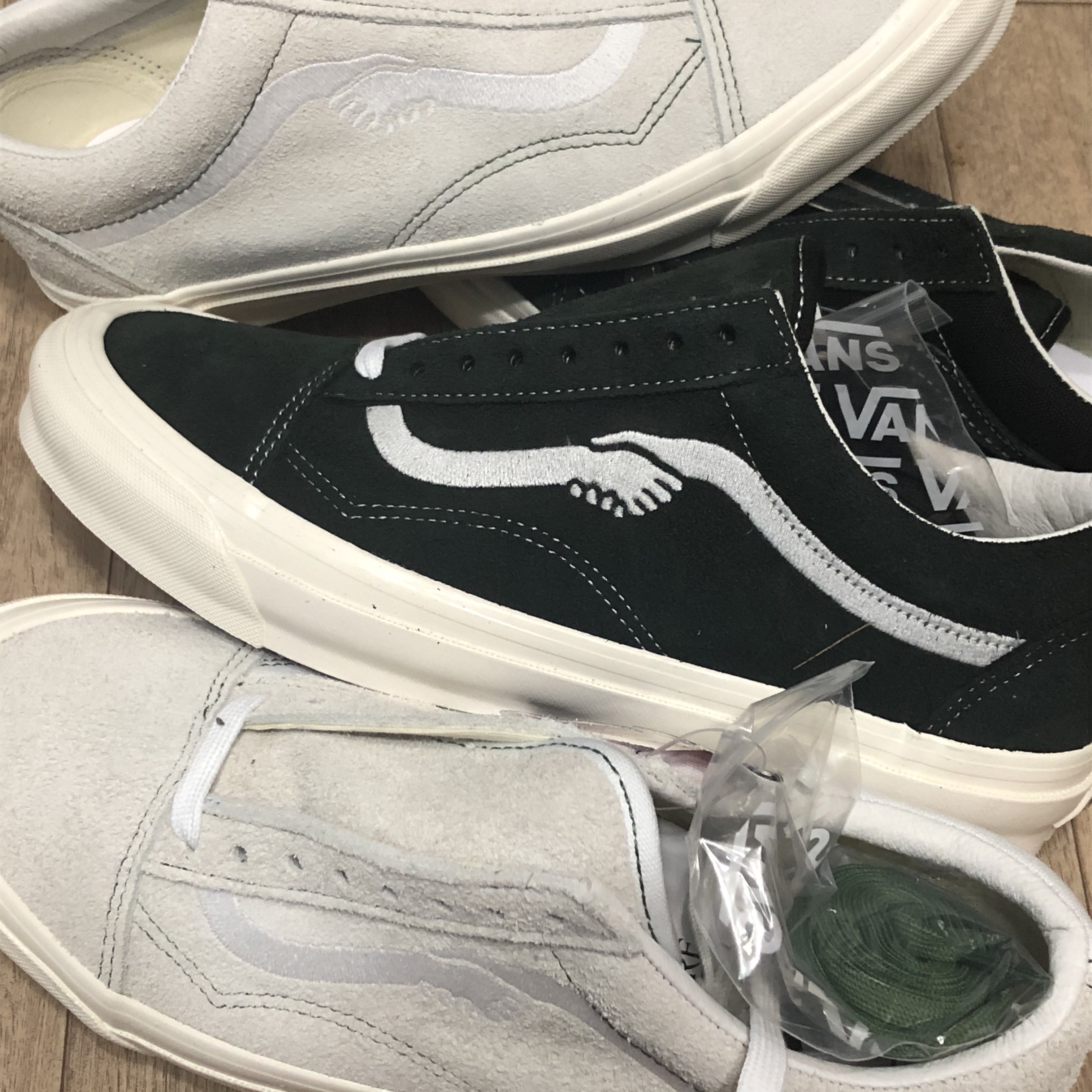 Vans Vault x Notre OG Old Skool LX Black, Vans Vault x Notre OG Old Skool LX True White 착용 스타일
