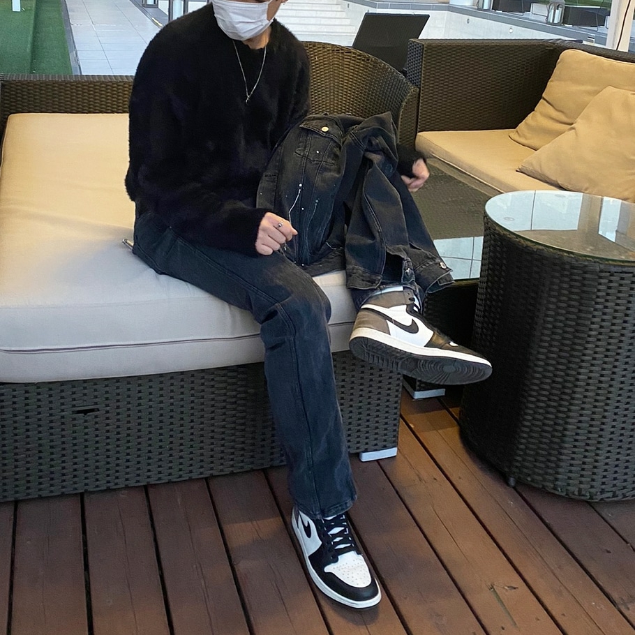 Jordan 1 Retro High OG Black Mocha 착용 스타일