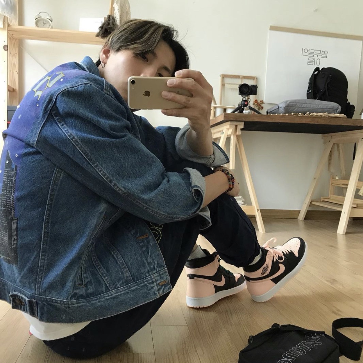 Jordan 1 Retro High OG Crimson Tint 착용 스타일