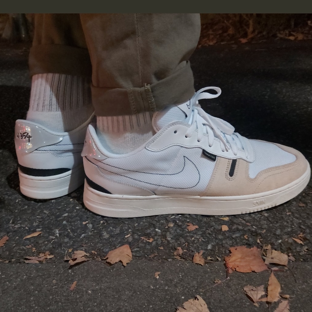 Nike Squash Type Summit White 착용 스타일