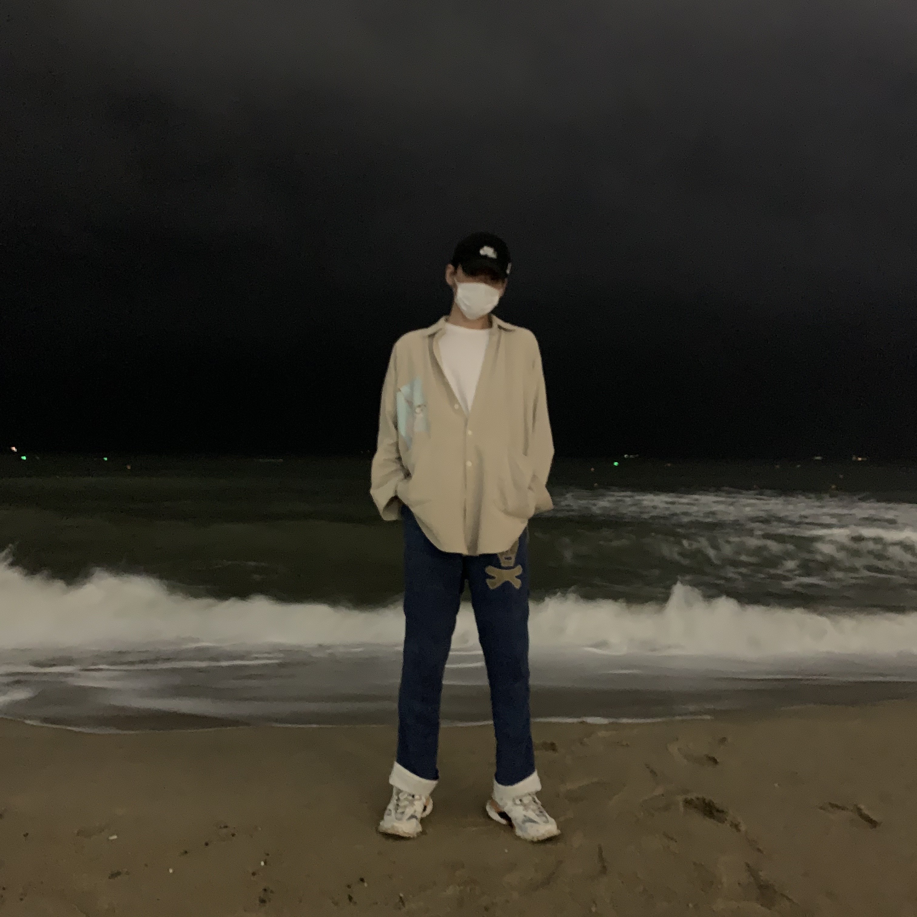 Balenciaga Track Sneakers White Orange 2019, Gucci Ace Tiger Embroidered Sneakers 착용 스타일 - 3