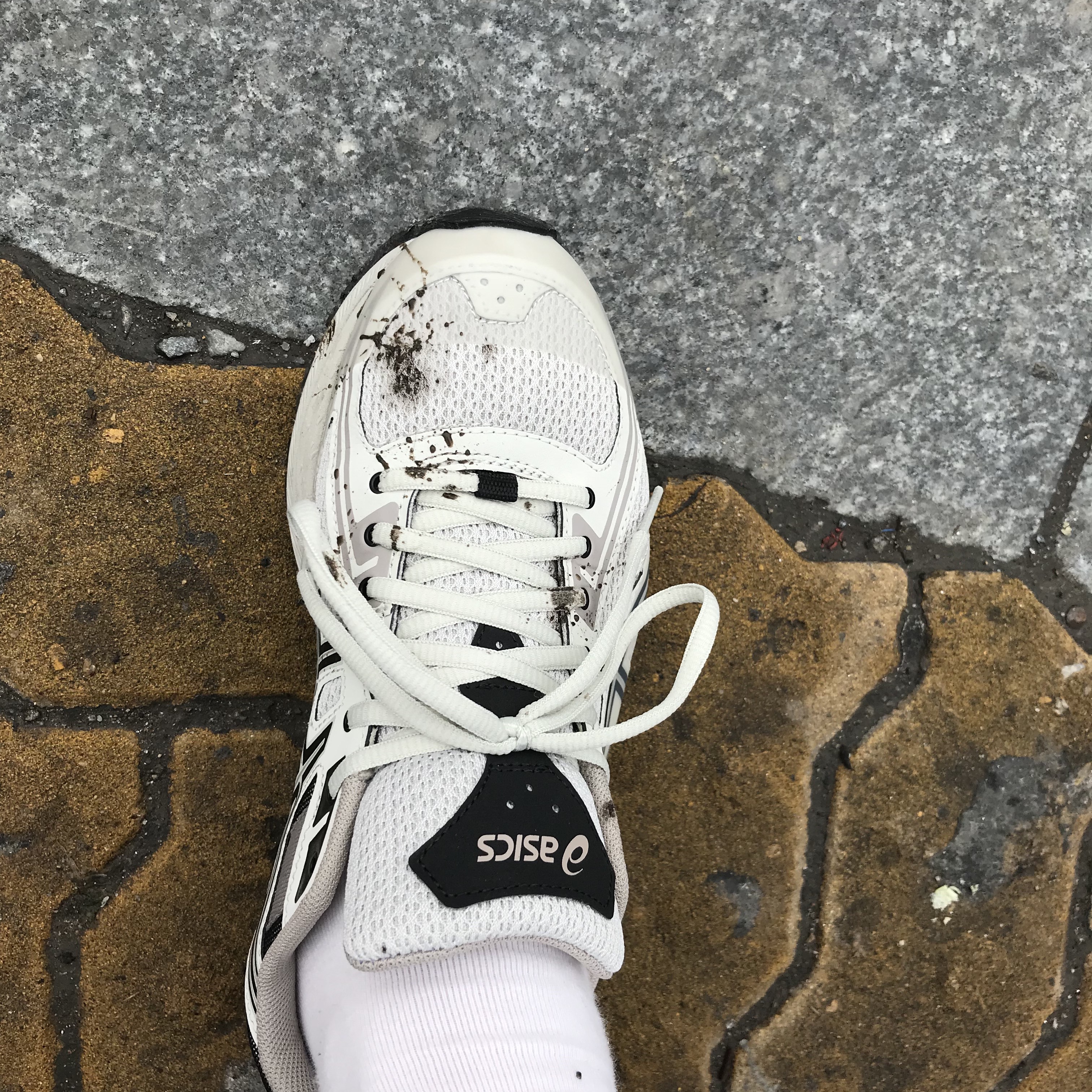 Asics x Kiko Kostadinov Gel-Burz 1 Grey 착용 스타일