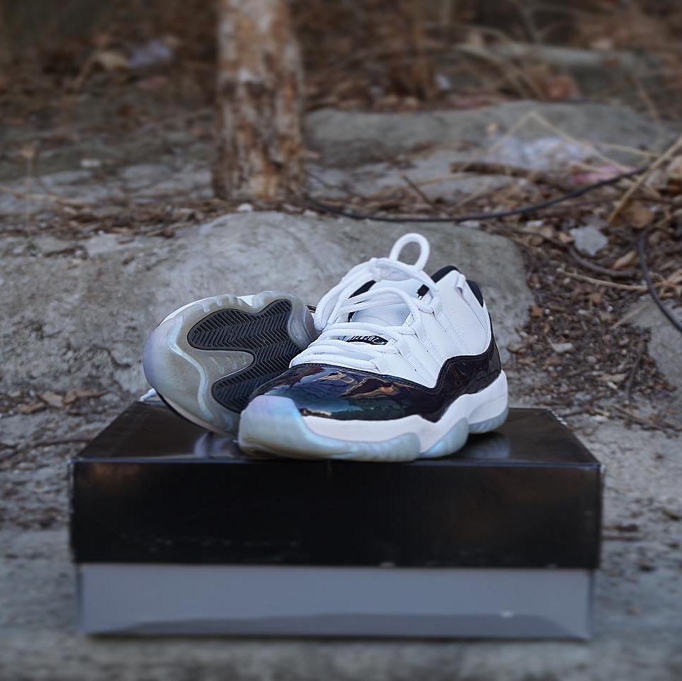 Jordan 11 Retro Low Iridescent 착용 스타일 - 1