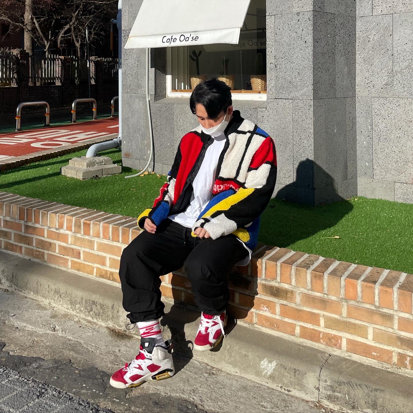 Jordan 6 Retro Carmine 2014, Supreme Reversible Colorblocked Fleece Jacket Red - 20FW 착용 스타일 - 2