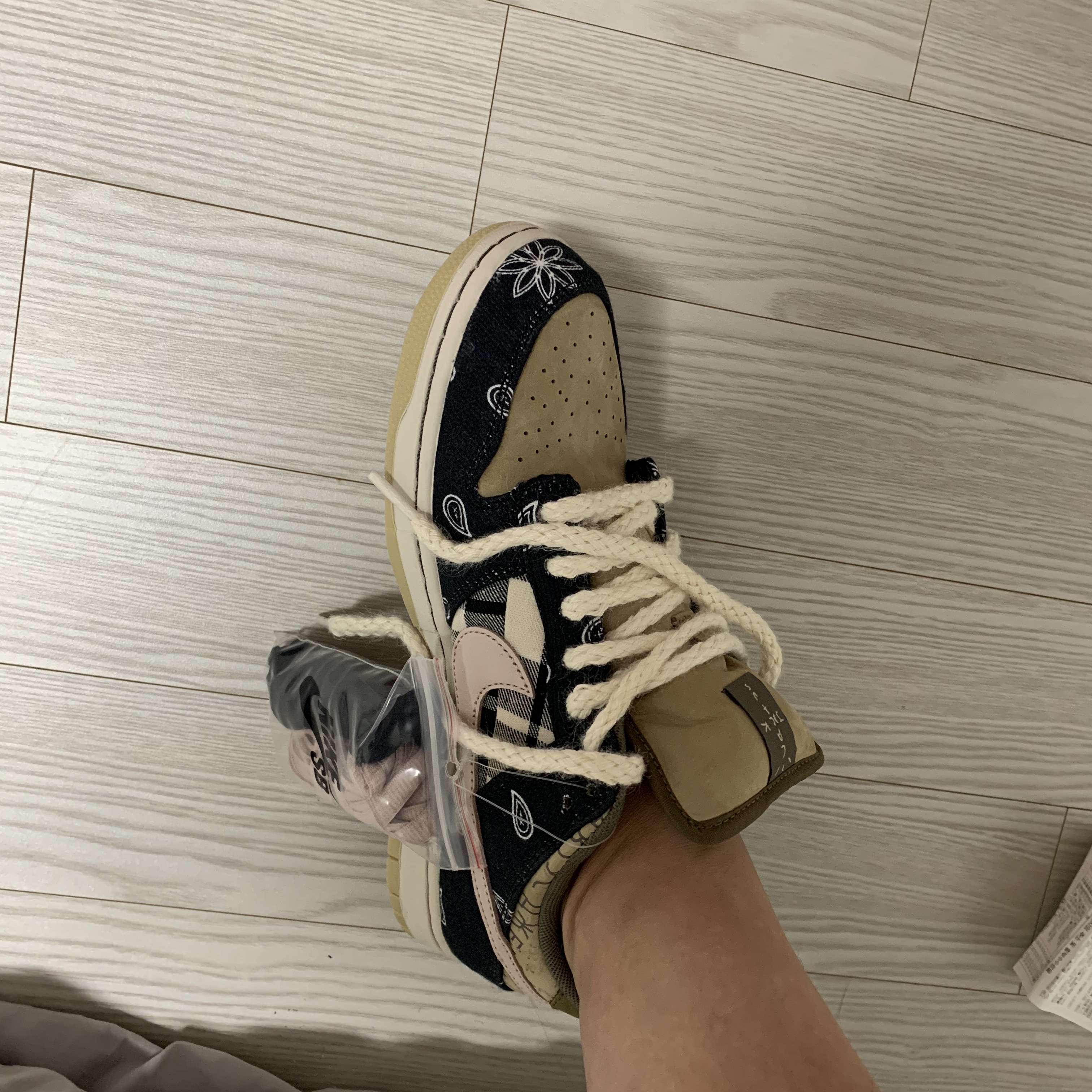 Nike x Travis Scott SB Dunk Low 착용 스타일 - 1