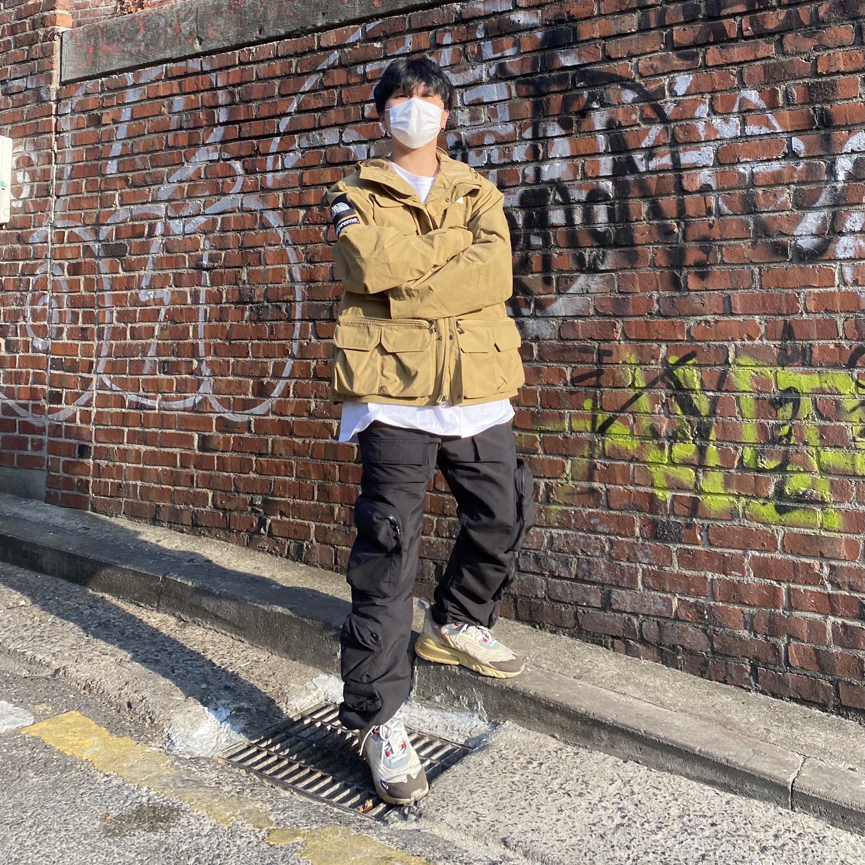 Nike x Travis Scott Air Max 270 React Cactus Trails, Supreme x The North Face Cargo Jacket Gold - 20SS 착용 스타일