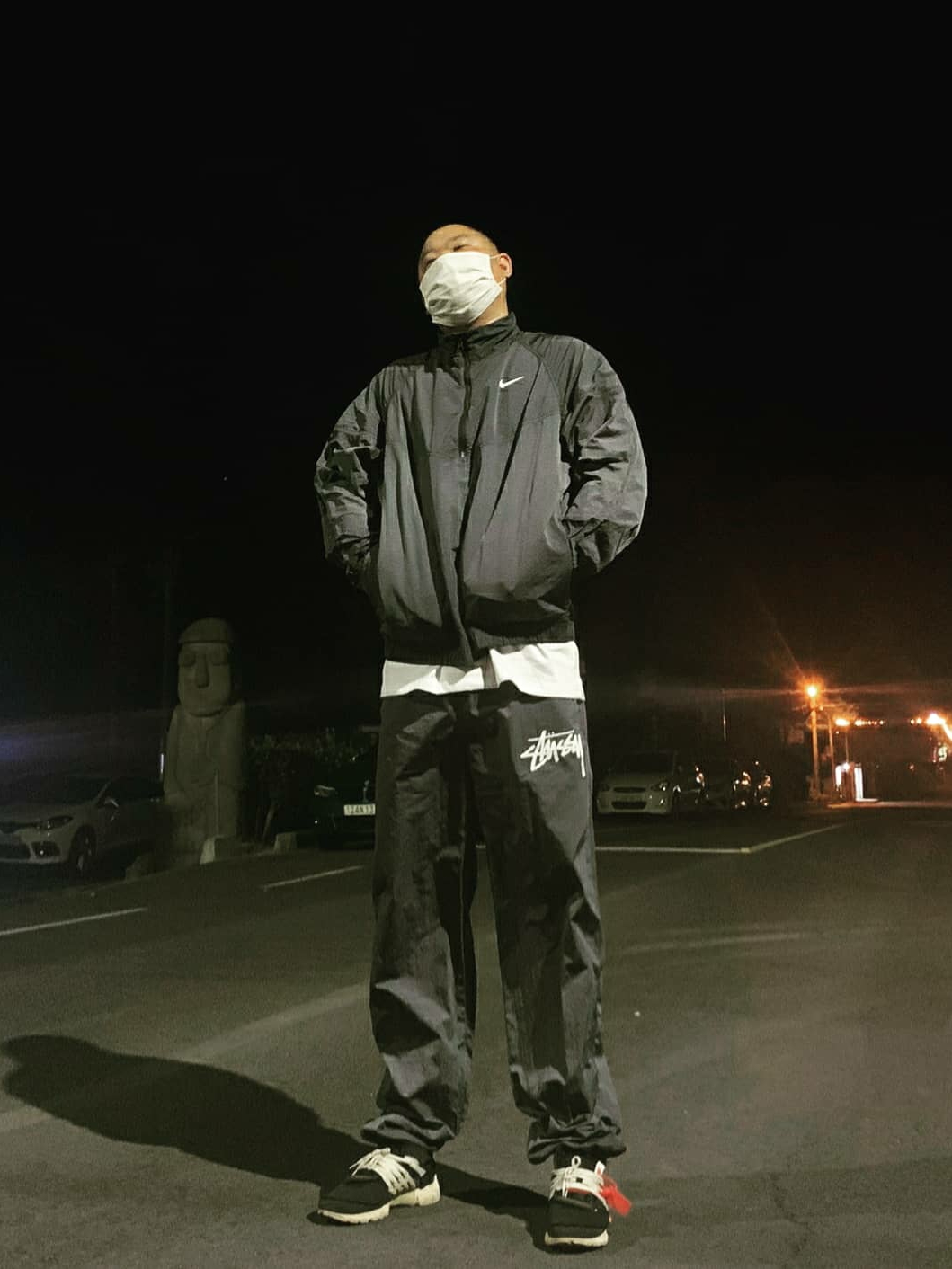 Nike x Stussy Windrunner Jacket Off Noir, Nike x Stussy Beach Pants Off Noir 착용 스타일