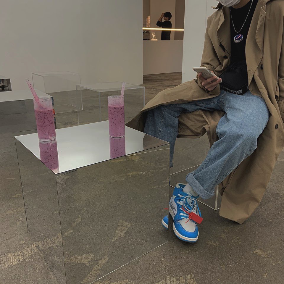 Jordan 1 x Off-White Retro High University Blue 착용 스타일