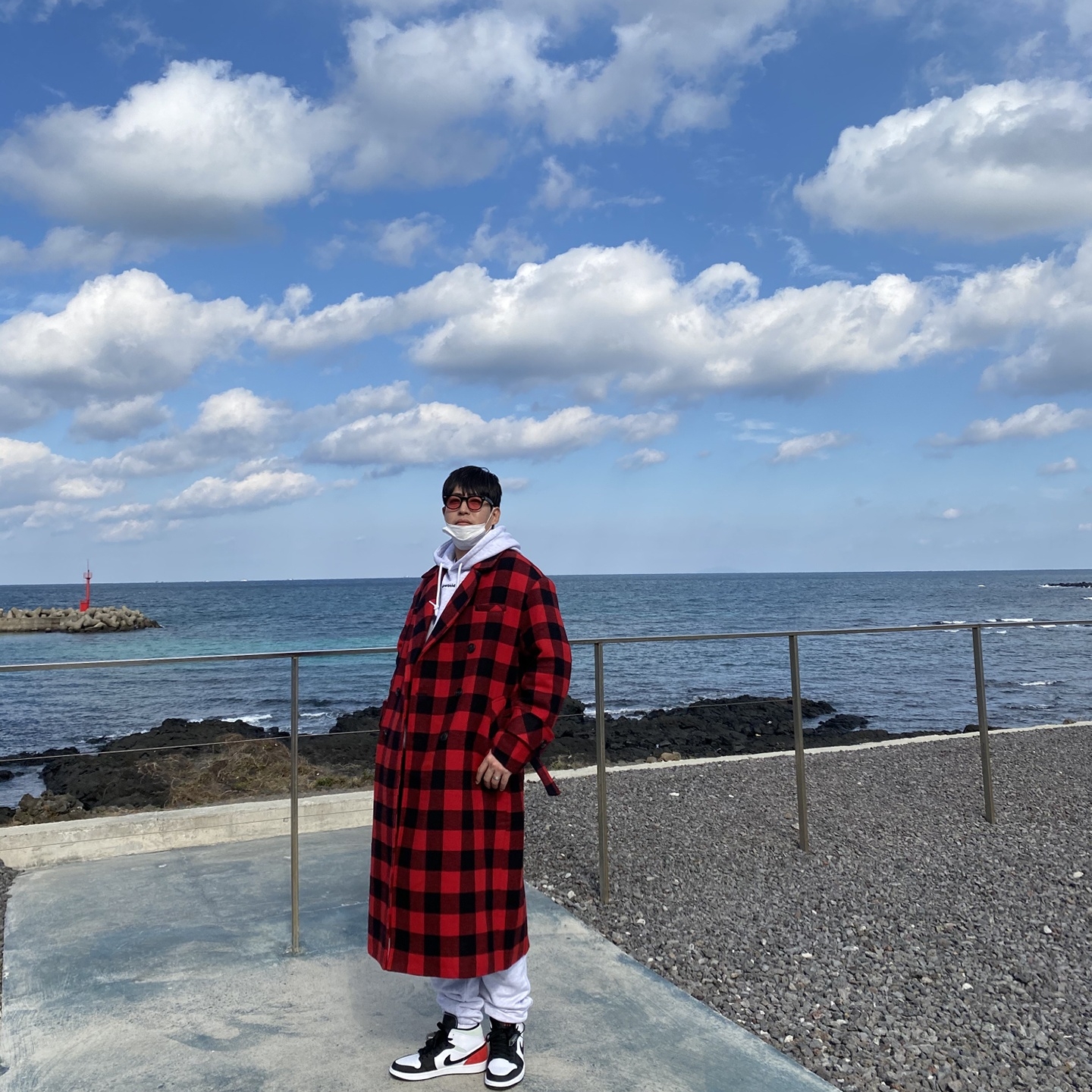 Jordan 1 Mid SE Track Red 착용 스타일