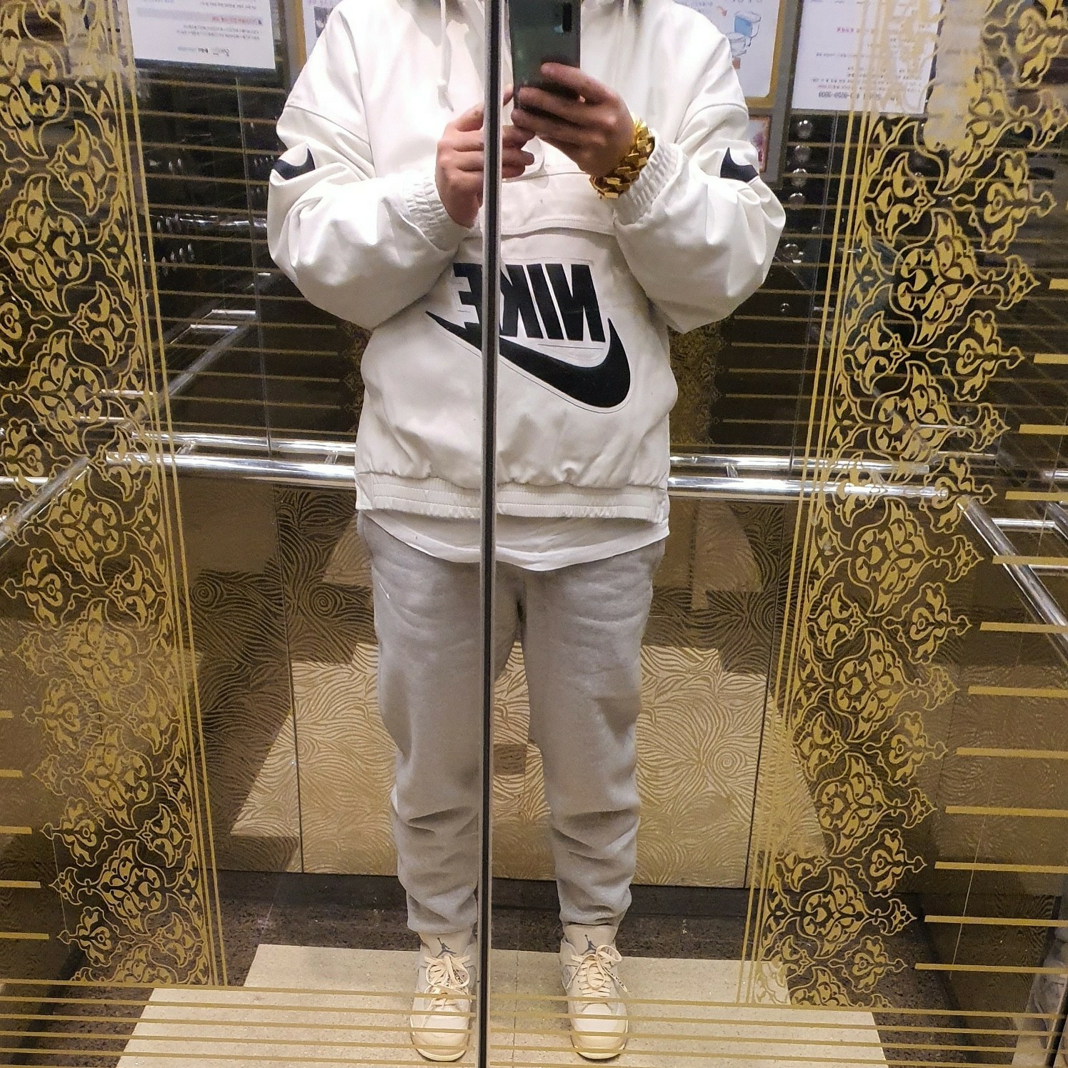 (W) Jordan 4 x Off-White Retro SP Sail, Supreme x Stone Island Painted Camo Crinkle Down Jacket Coral - 20FW 착용 스타일 - 1