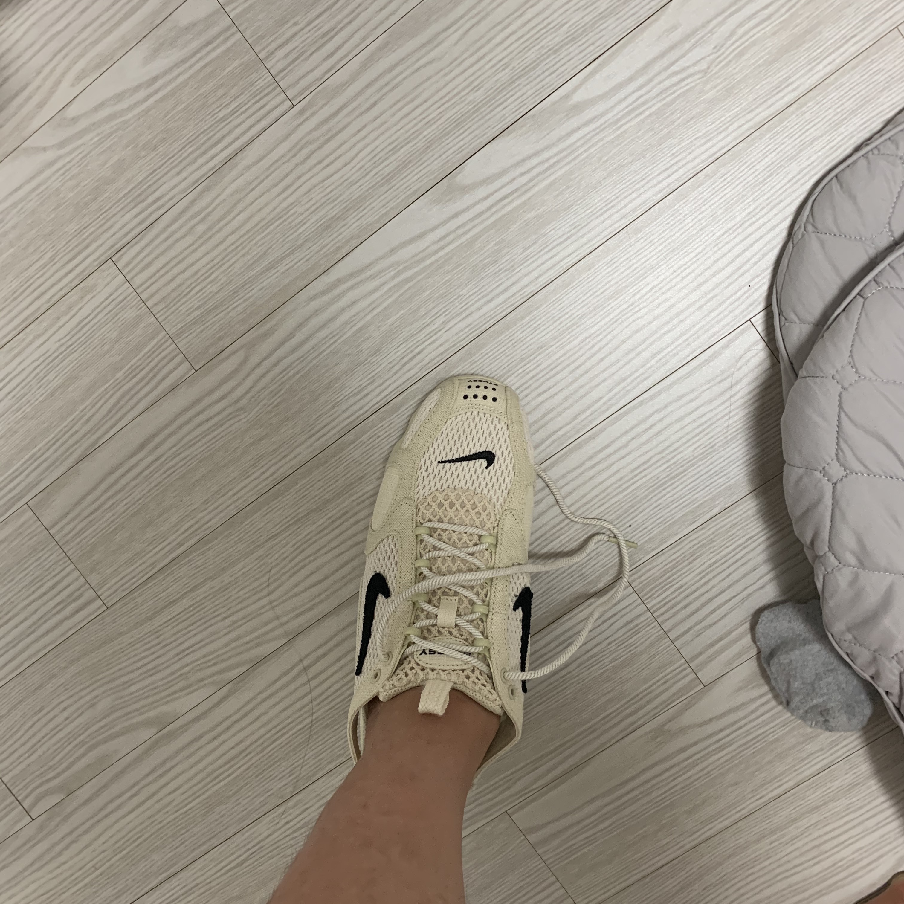 Nike x Stussy Air Zoom Spiridon Cage 2 Fossil, Nike x Travis Scott Air Force 1 Low Cactus Jack 착용 스타일 - 1