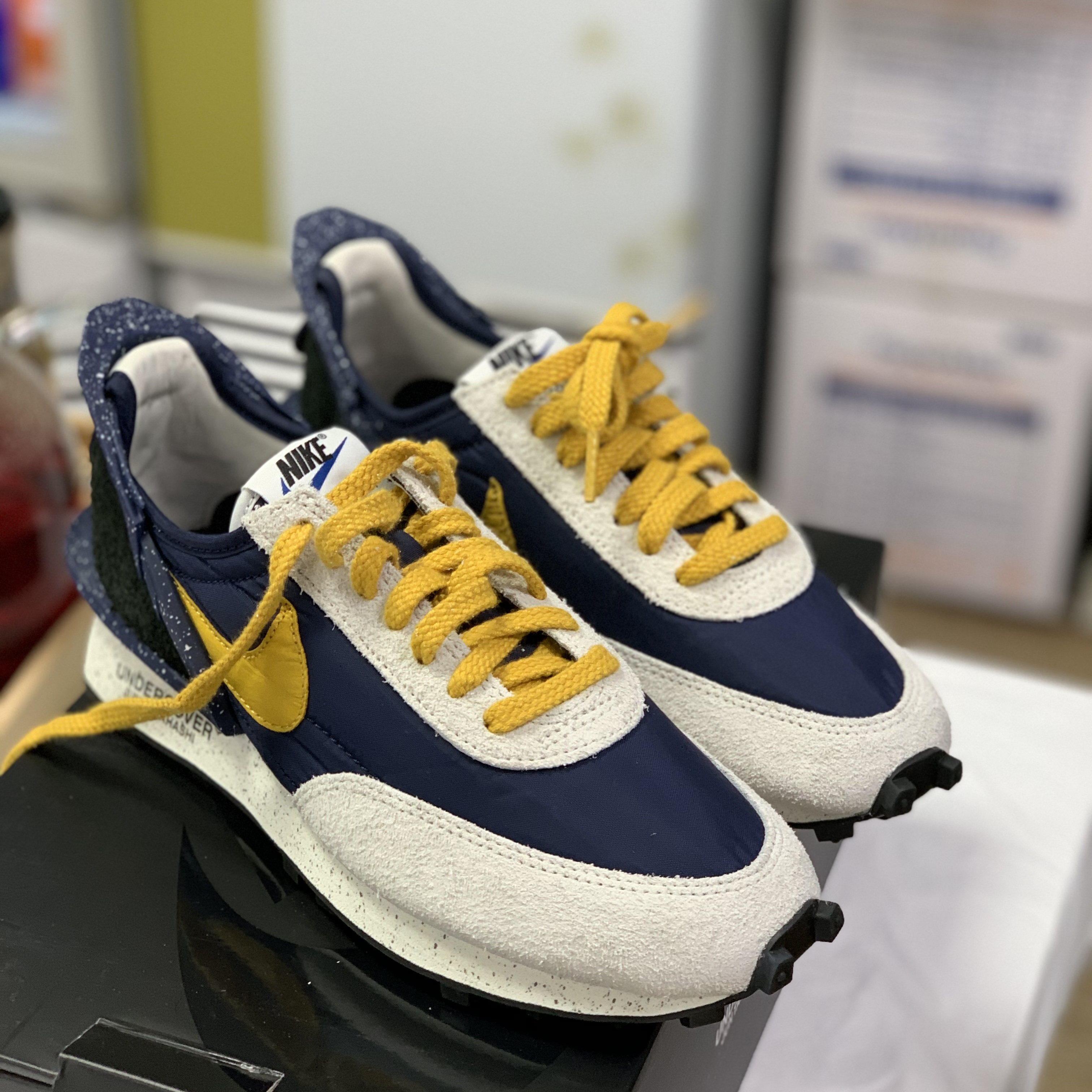 Nike x Travis Scott Air Max 270 React Cactus Trails, (W) Nike x Undercover Daybreak University Red 착용 스타일 - 3