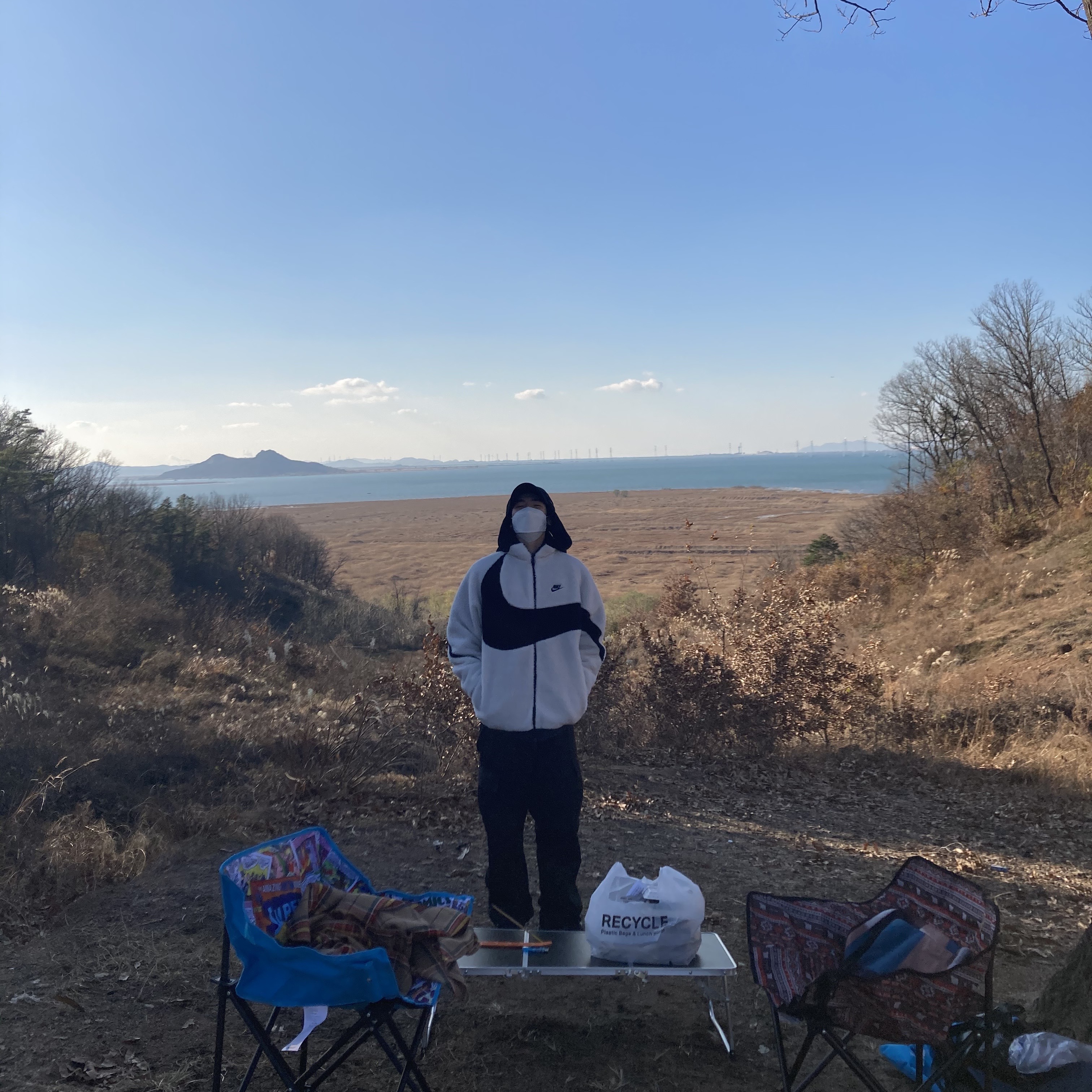 New Balance 990v4 Made in USA Black - D Standard, Nike Big Swoosh Full Zip Jacket White Navy 착용 스타일