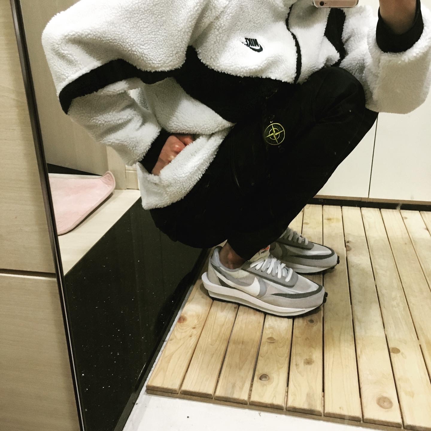 Nike x Sacai LDWaffle Summit White, Nike Big Swoosh Full Zip Jacket White Navy 착용 스타일
