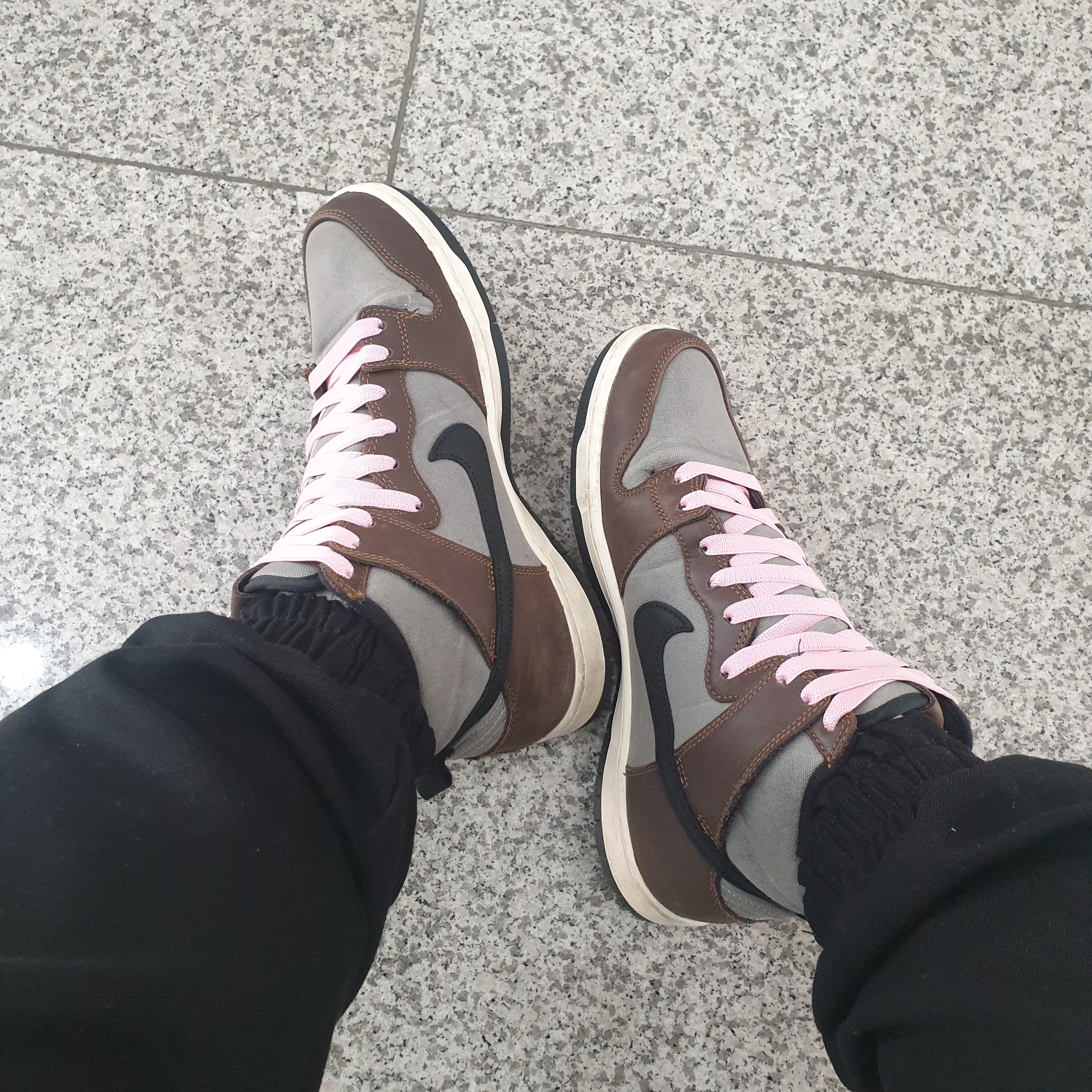 Nike SB Dunk High Baroque Brown 착용 스타일