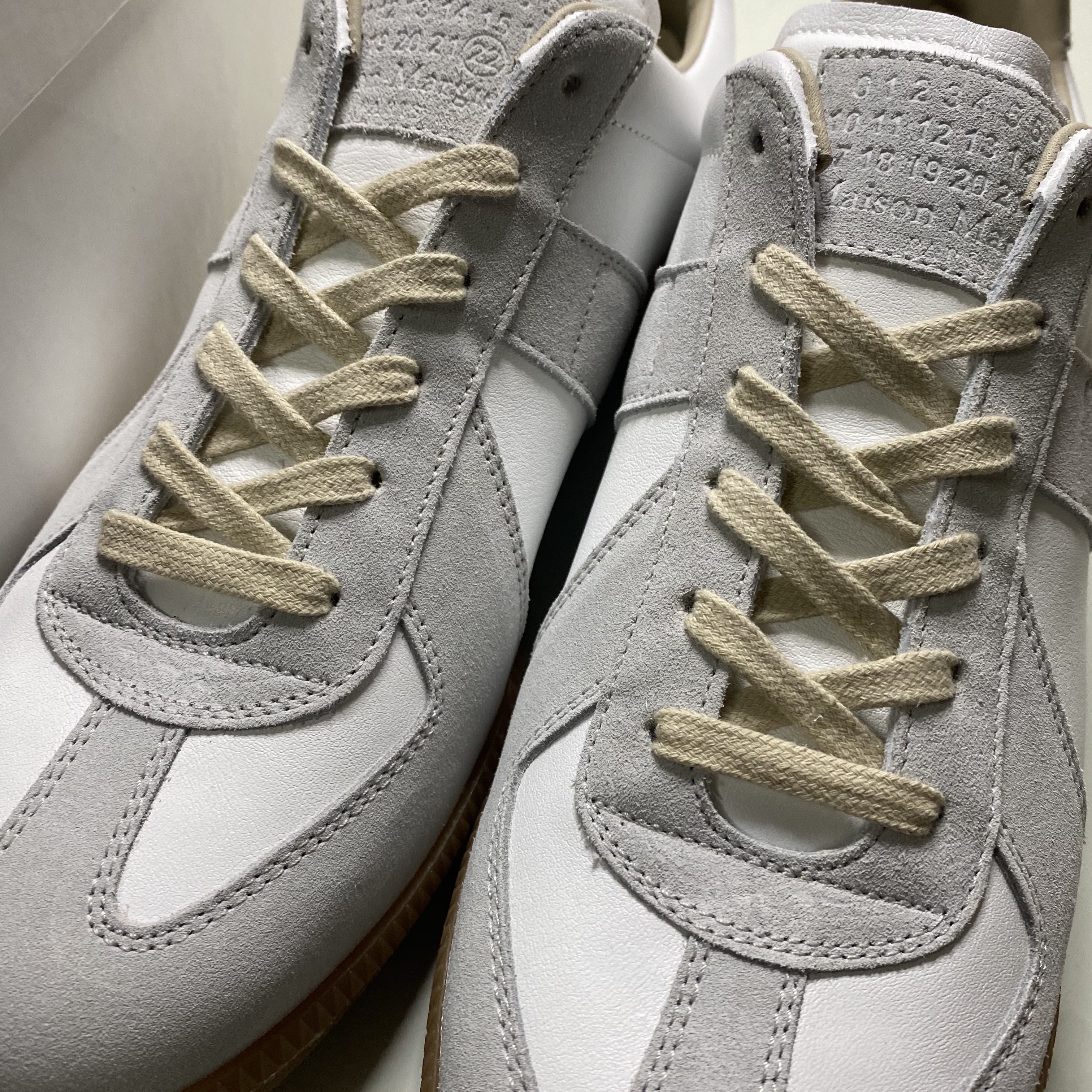 Maison Margiela Calfskin Replica Sneakers 착용 스타일 - 1