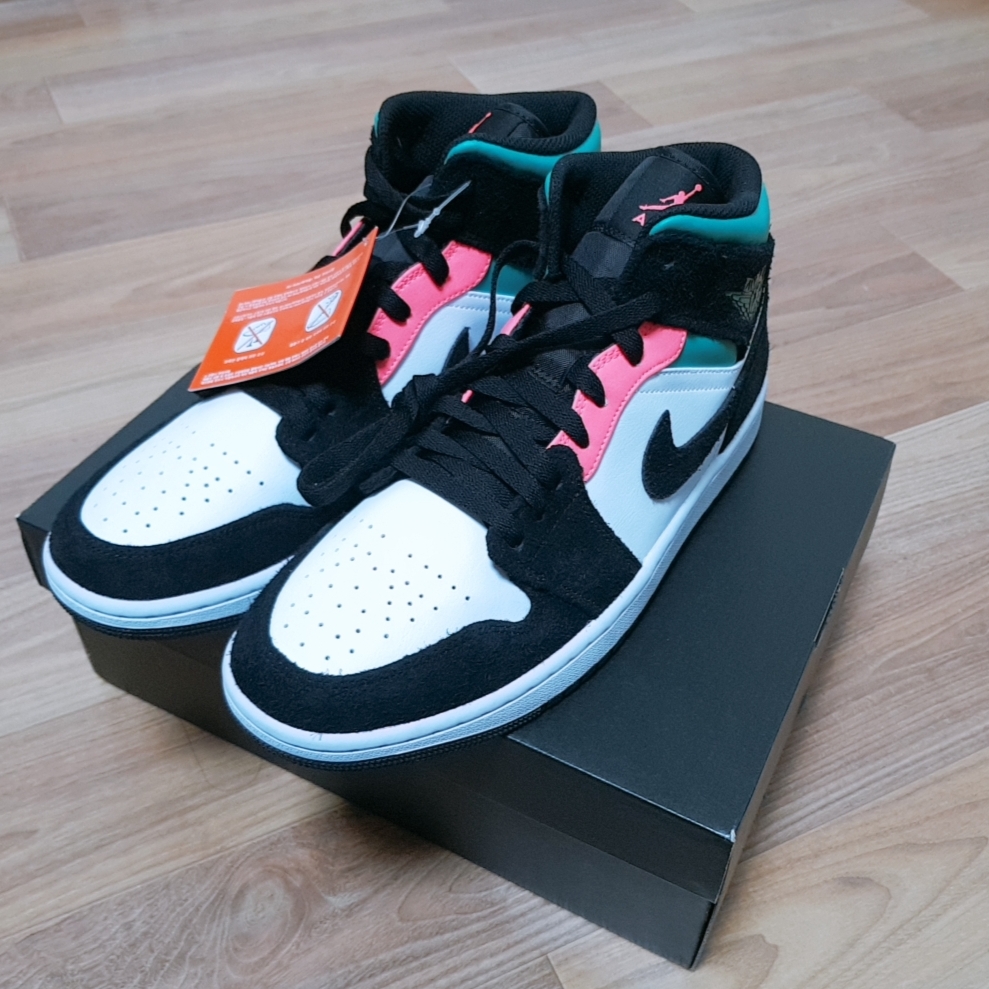 Jordan 1 Mid SE South Beach 착용 스타일 - 1