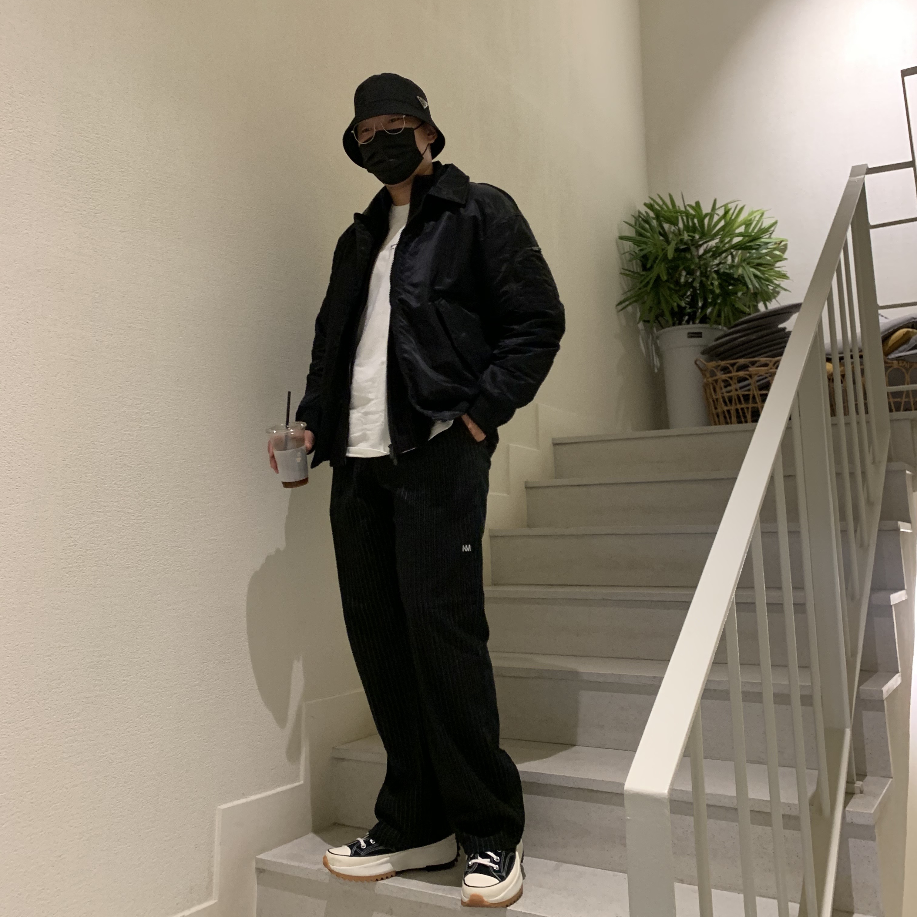 Converse x JW Anderson Run Star Hike Hi Black 착용 스타일