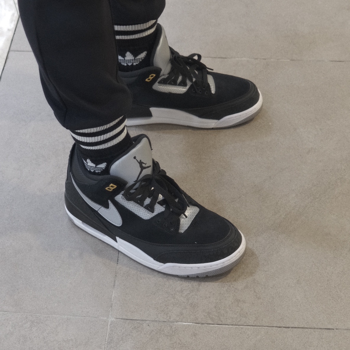 Jordan 3 Retro Tinker Black Cement Gold 착용 스타일 - 1