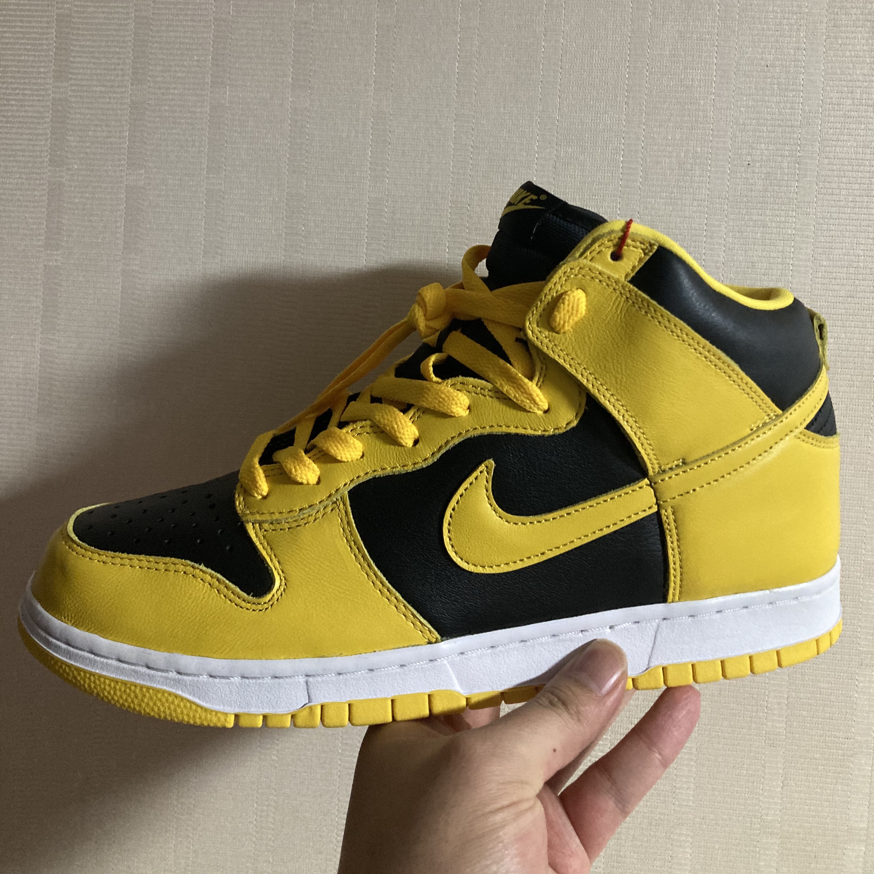 Nike Dunk High SP Varsity Maize 착용 스타일
