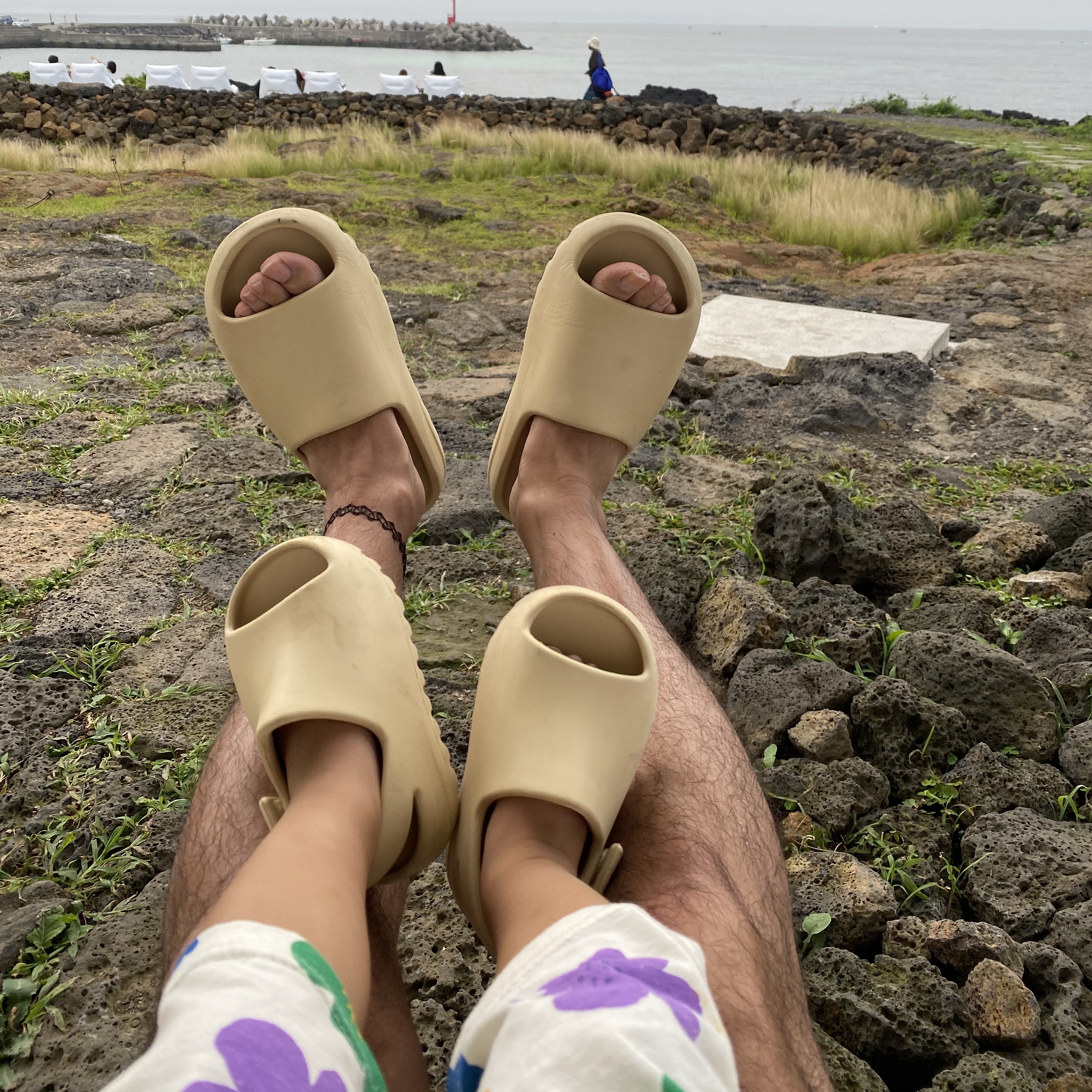 (Infant) Adidas Yeezy Slide Desert Sand, Adidas Yeezy Slide Desert Sand 착용 스타일