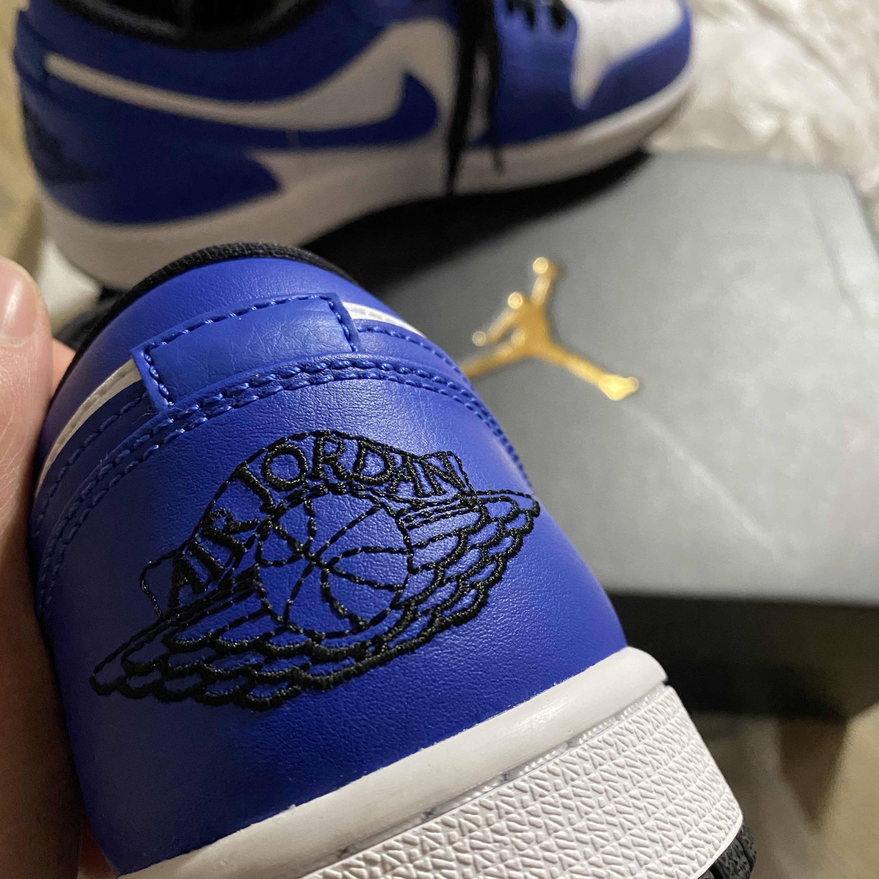 Jordan 1 Low Hyper Royal 착용 스타일