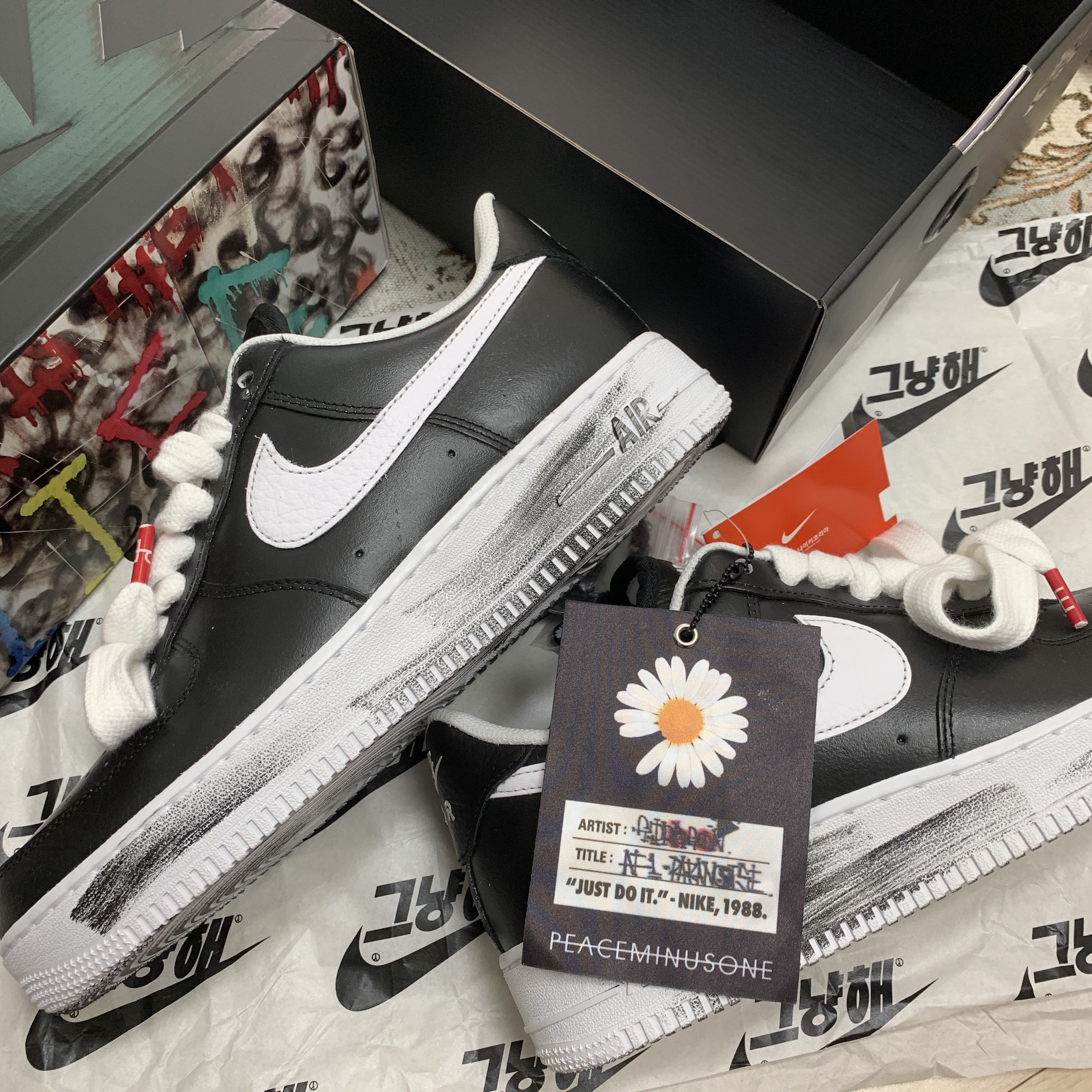 Nike x Peaceminusone Air Force 1 Low Para-Noise 착용 스타일