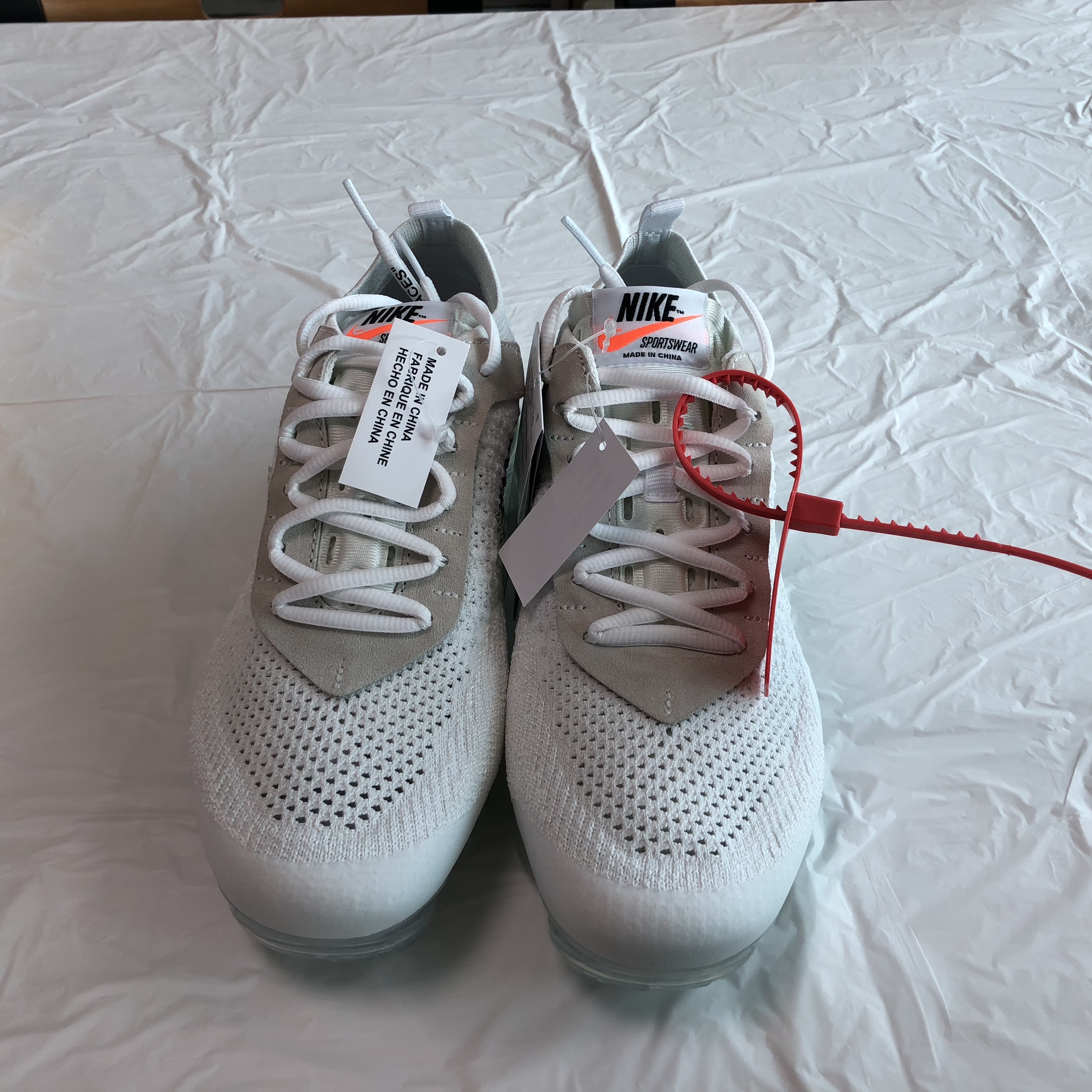 Nike x Off-White Air VaporMax V2 White, Nike x Off-White Air VaporMax OG Black The Ten 착용 스타일 - 1