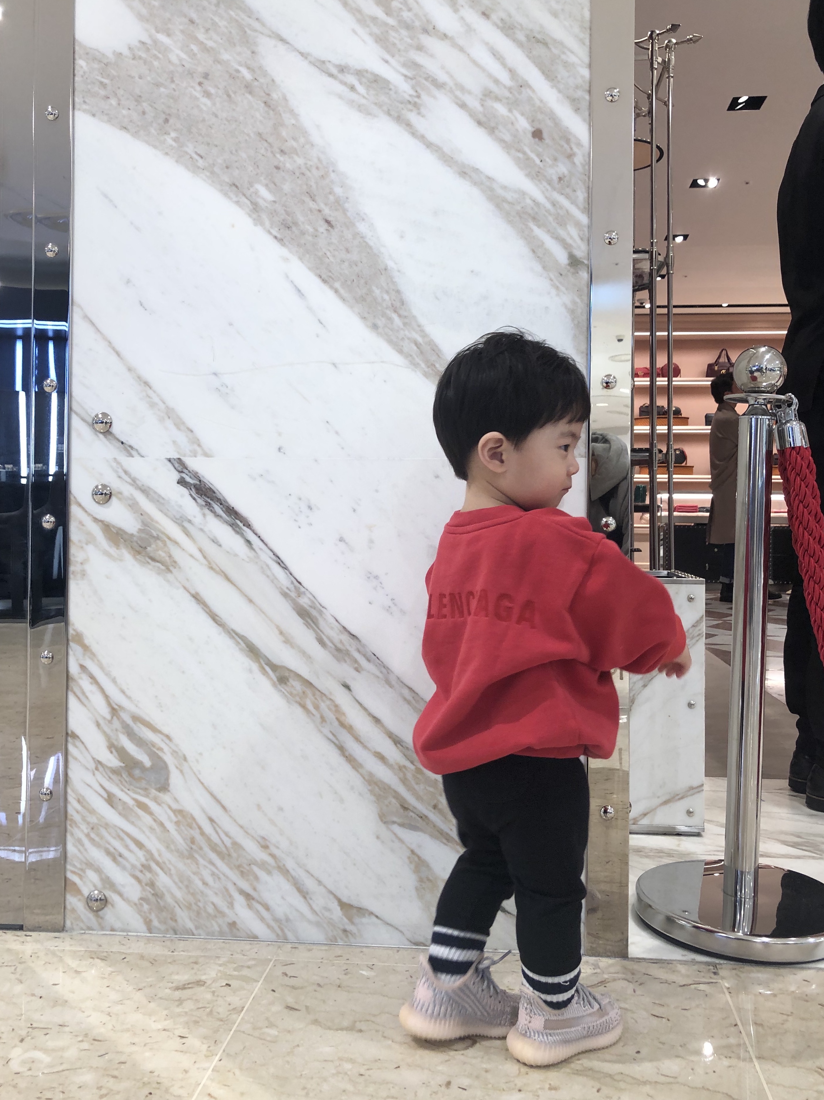 (Infant) Adidas Yeezy Boost 350 V2 Synth 착용 스타일 - 1