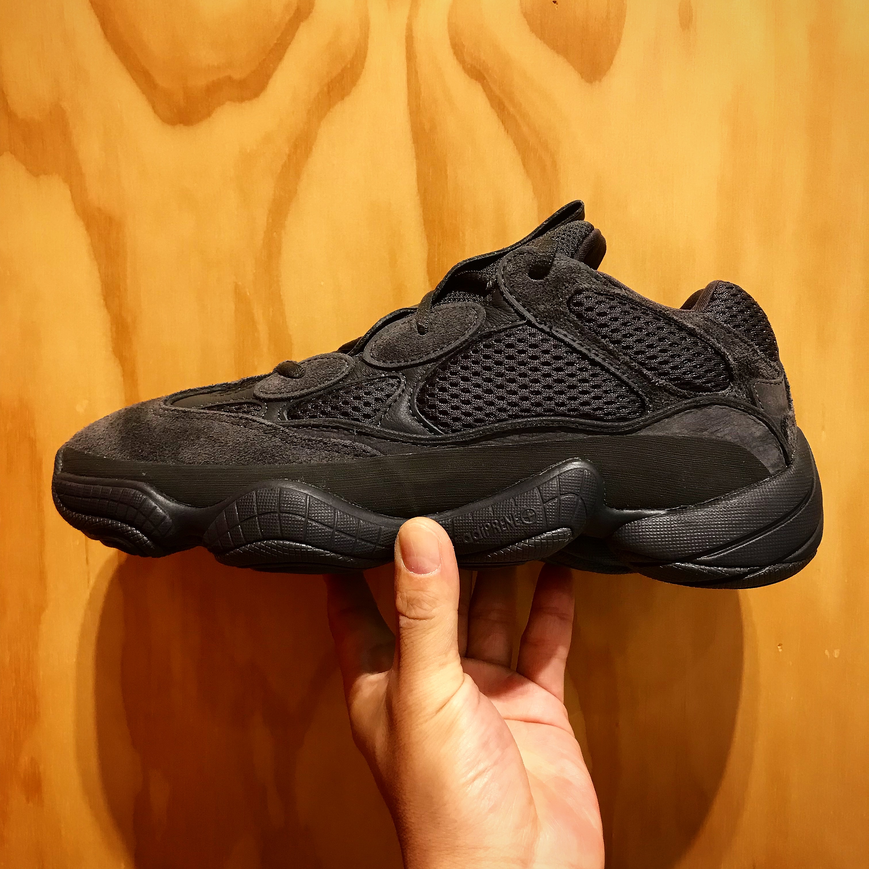 Adidas Yeezy 500 Utility Black 2018/2020 착용 스타일