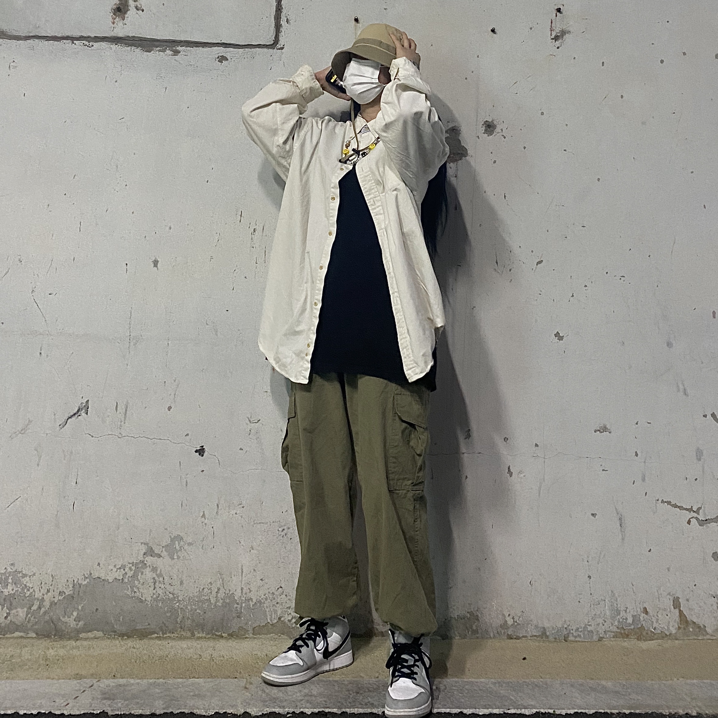 (GS) Jordan 1 Mid Light Smoke Grey 착용 스타일 - 1