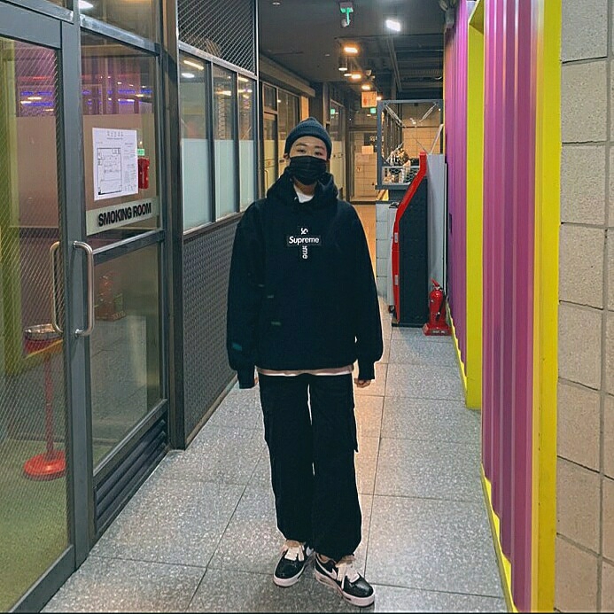 Supreme Cross Box Logo Hooded Sweatshirt Black - 20FW, Nike x Peaceminusone Air Force 1 Low Para-Noise 착용 스타일