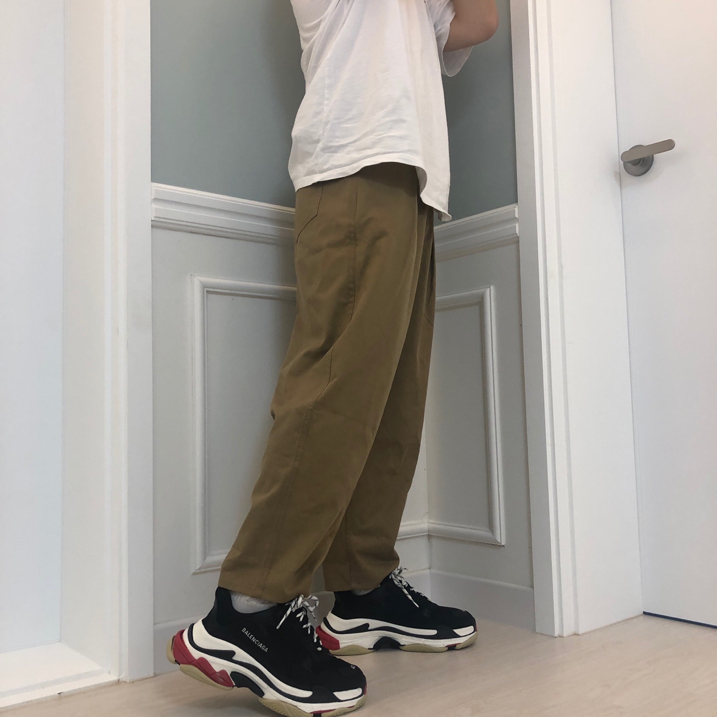 Balenciaga Triple S Trainer Black White Red 2018 착용 스타일 - 2