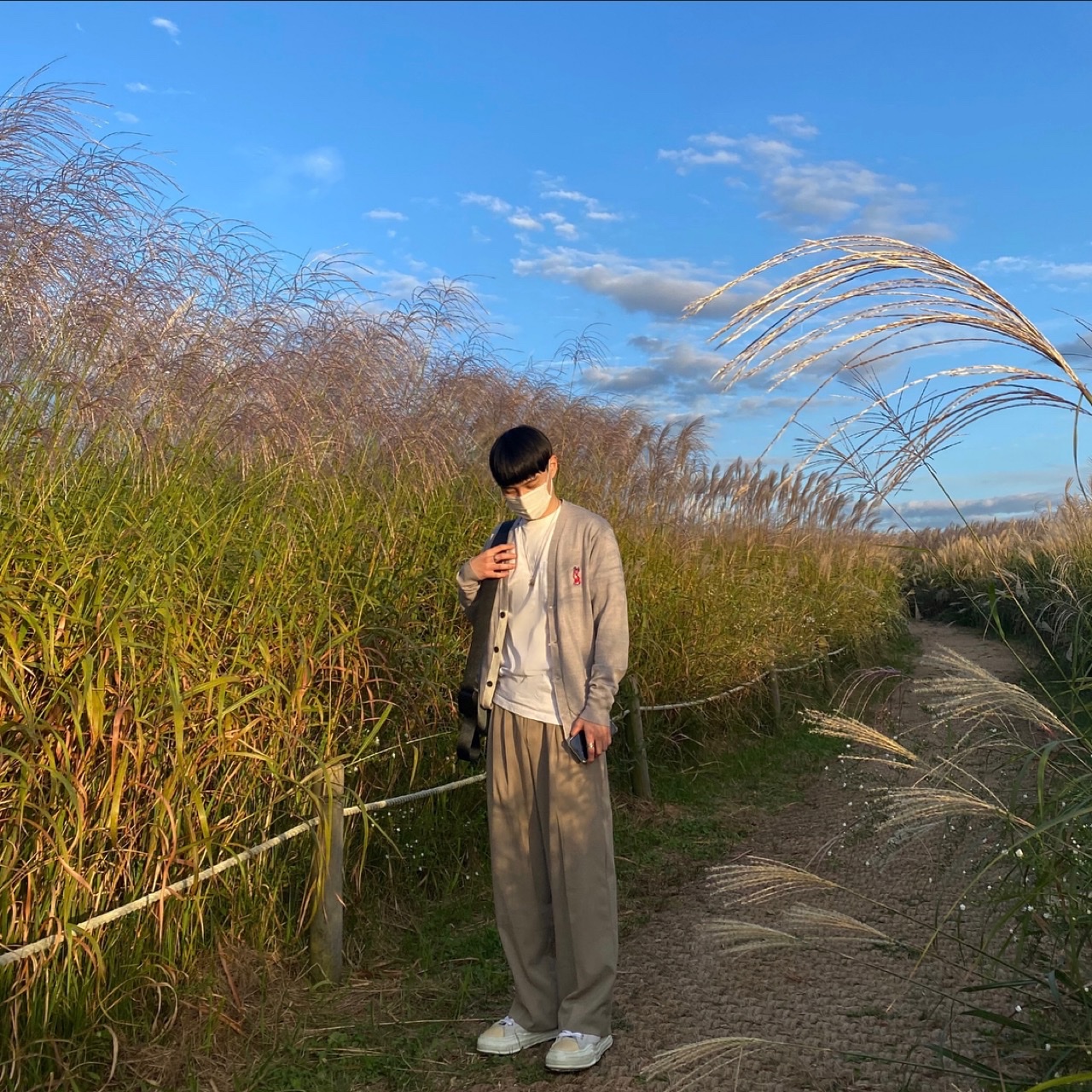 Maison Mihara Yasuhiro OG Sole Over Dyed Leather x Canvas Lowcut Sneakers Black, Maison Mihara Yasuhiro Peterson OG Sole Canvas Low Sneakers White 착용 스타일