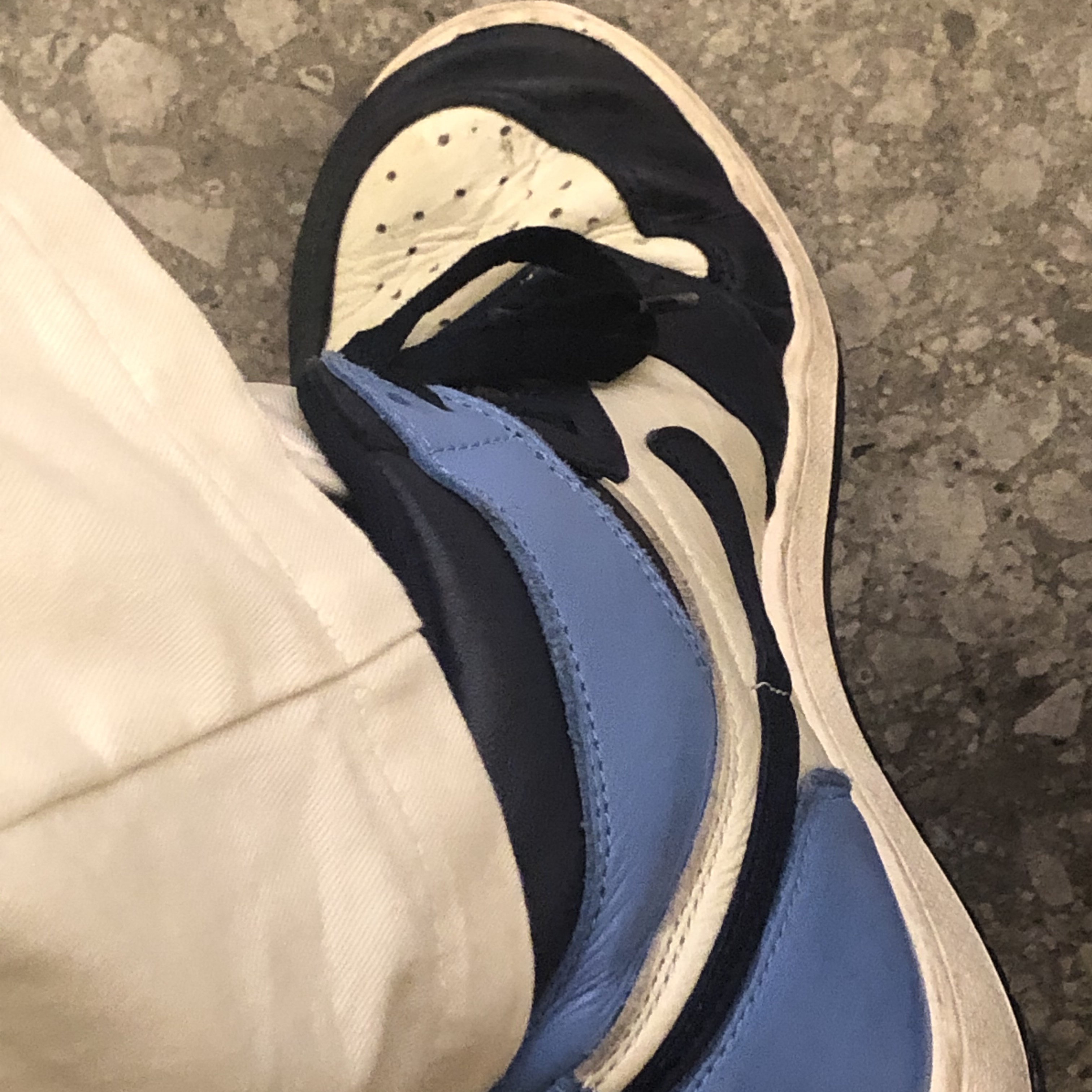 Jordan 1 Retro High Obsidian UNC 착용 스타일