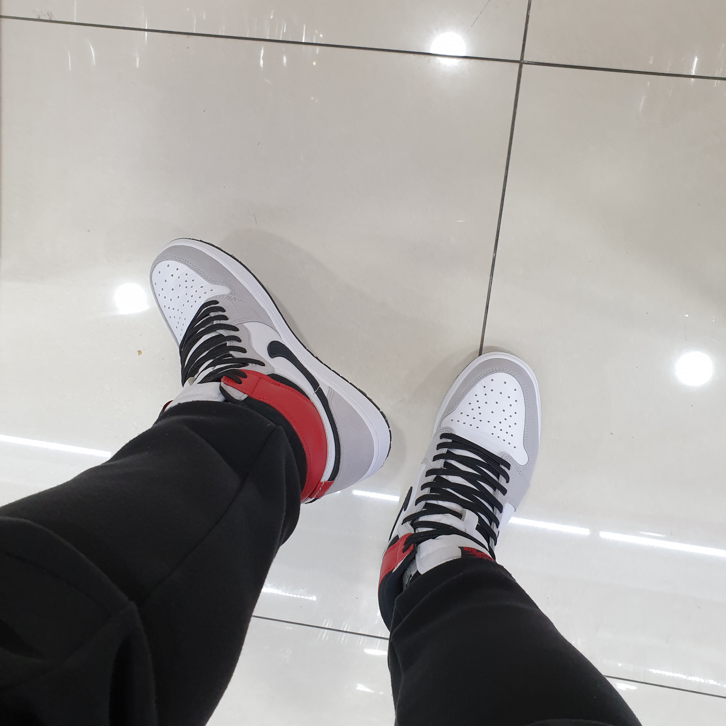 Jordan 1 Retro High OG Light Smoke Grey 착용 스타일
