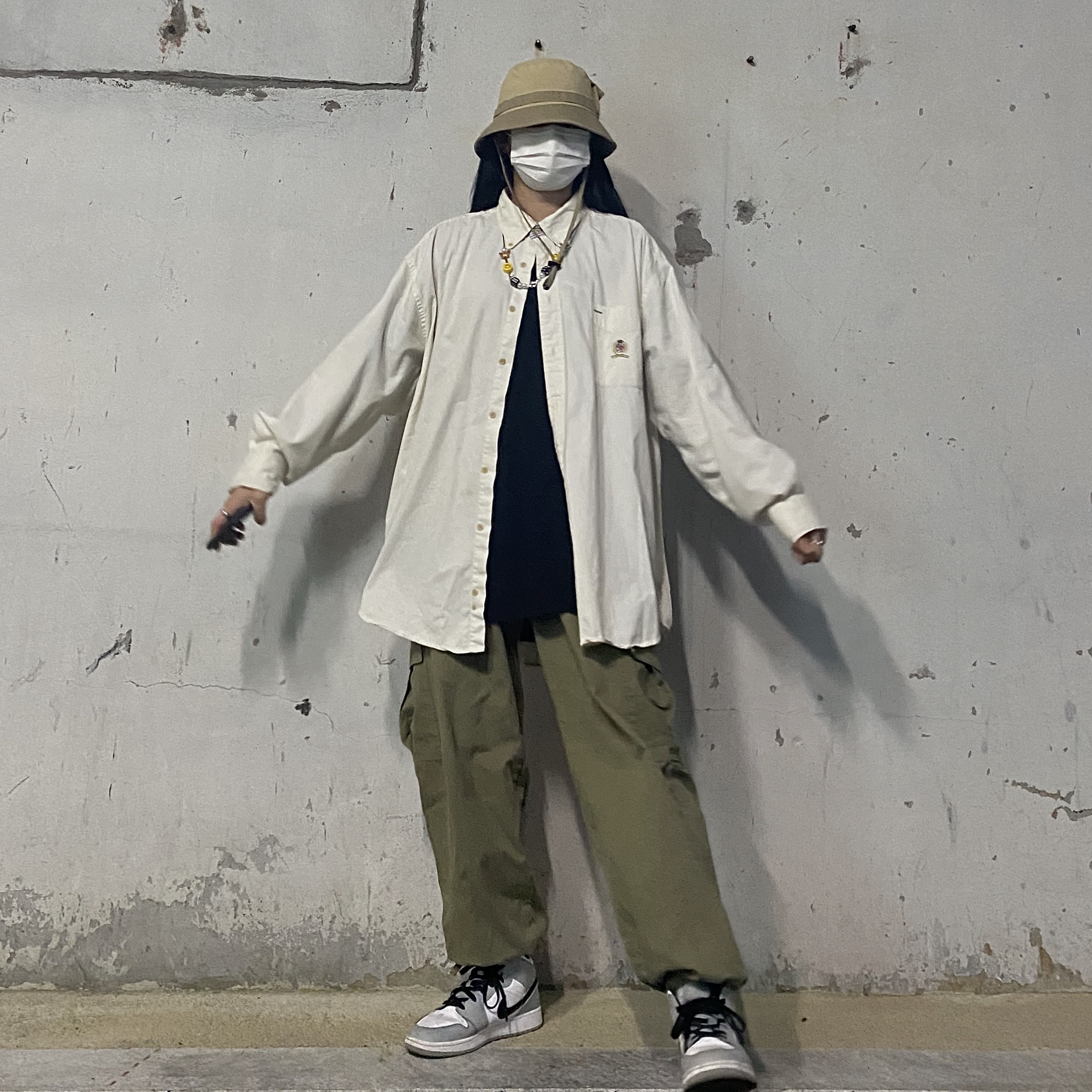 (GS) Jordan 1 Mid Light Smoke Grey 착용 스타일 - 3