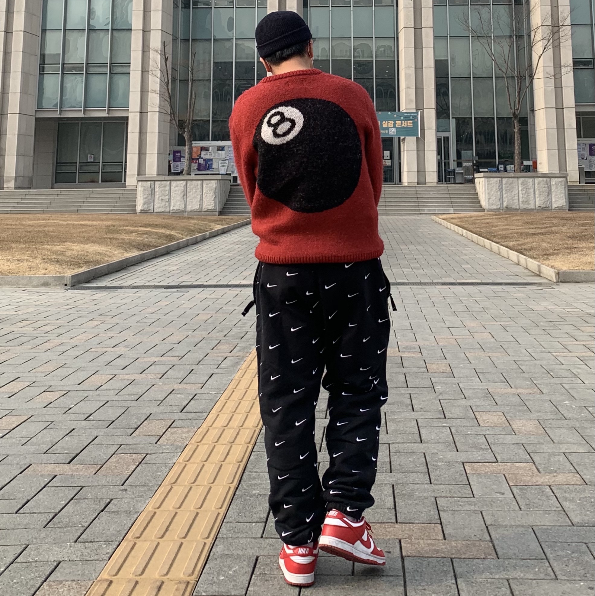 Nike Dunk Low SP University Red 2020, Stussy 8 Ball Heavy Brushed Mohair Sweater Red 착용 스타일 - 2