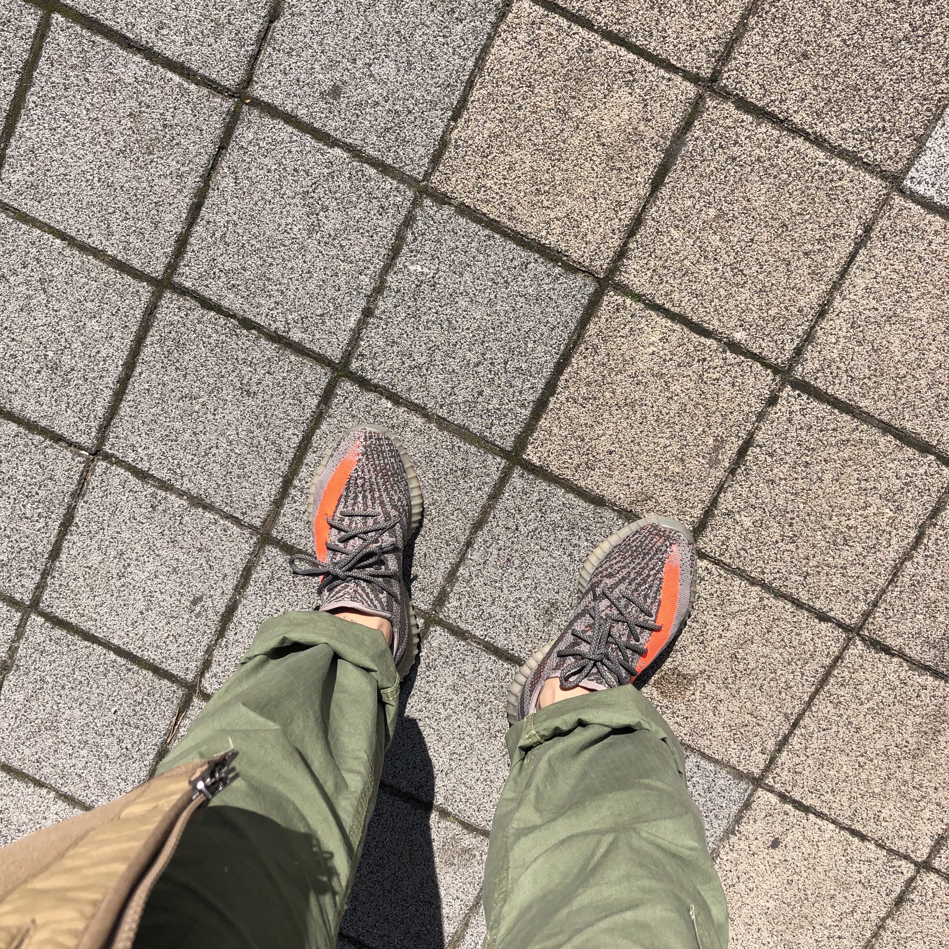 Adidas Yeezy Boost 350 V2 Beluga 착용 스타일