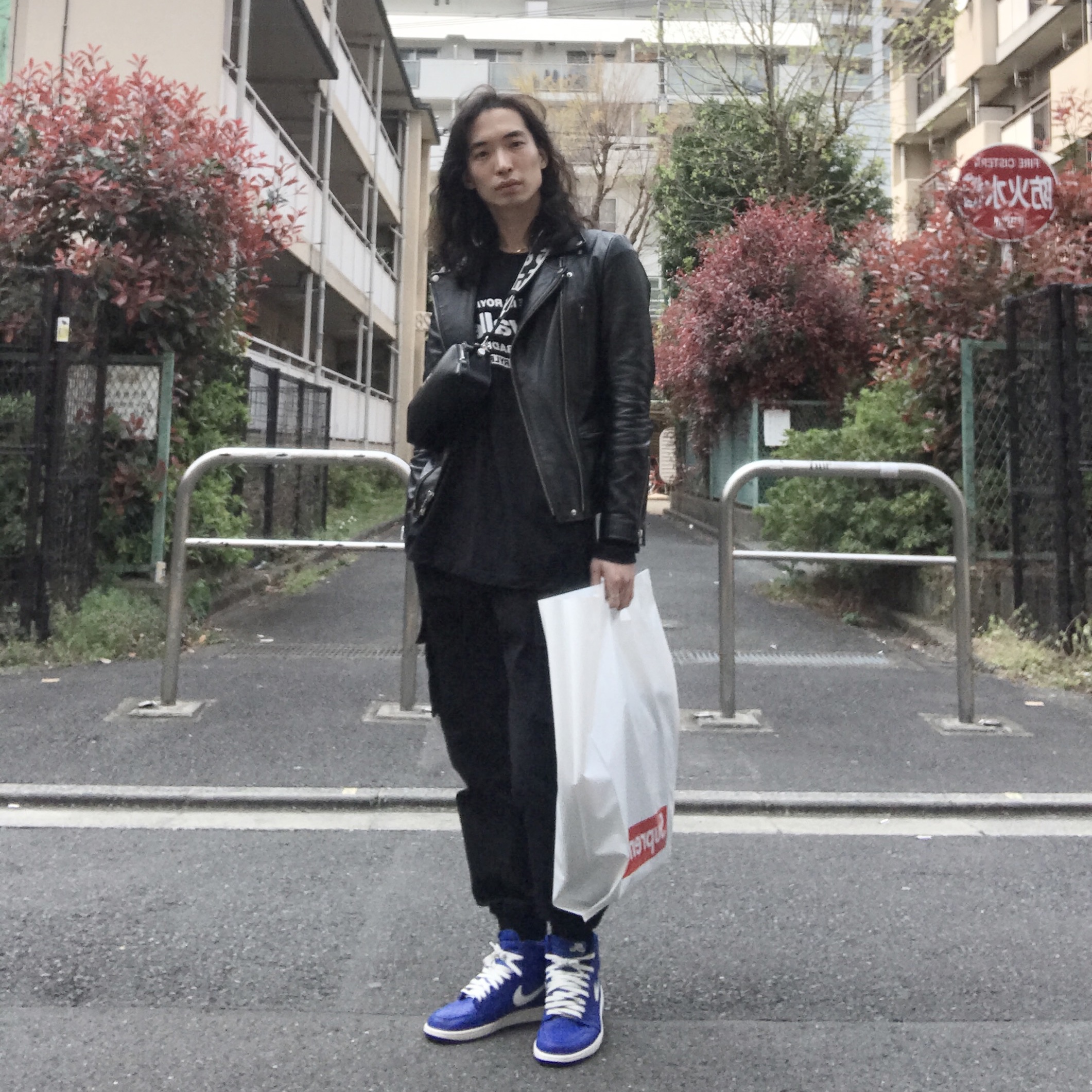 Jordan 1 Retro High Hyper Royal 착용 스타일