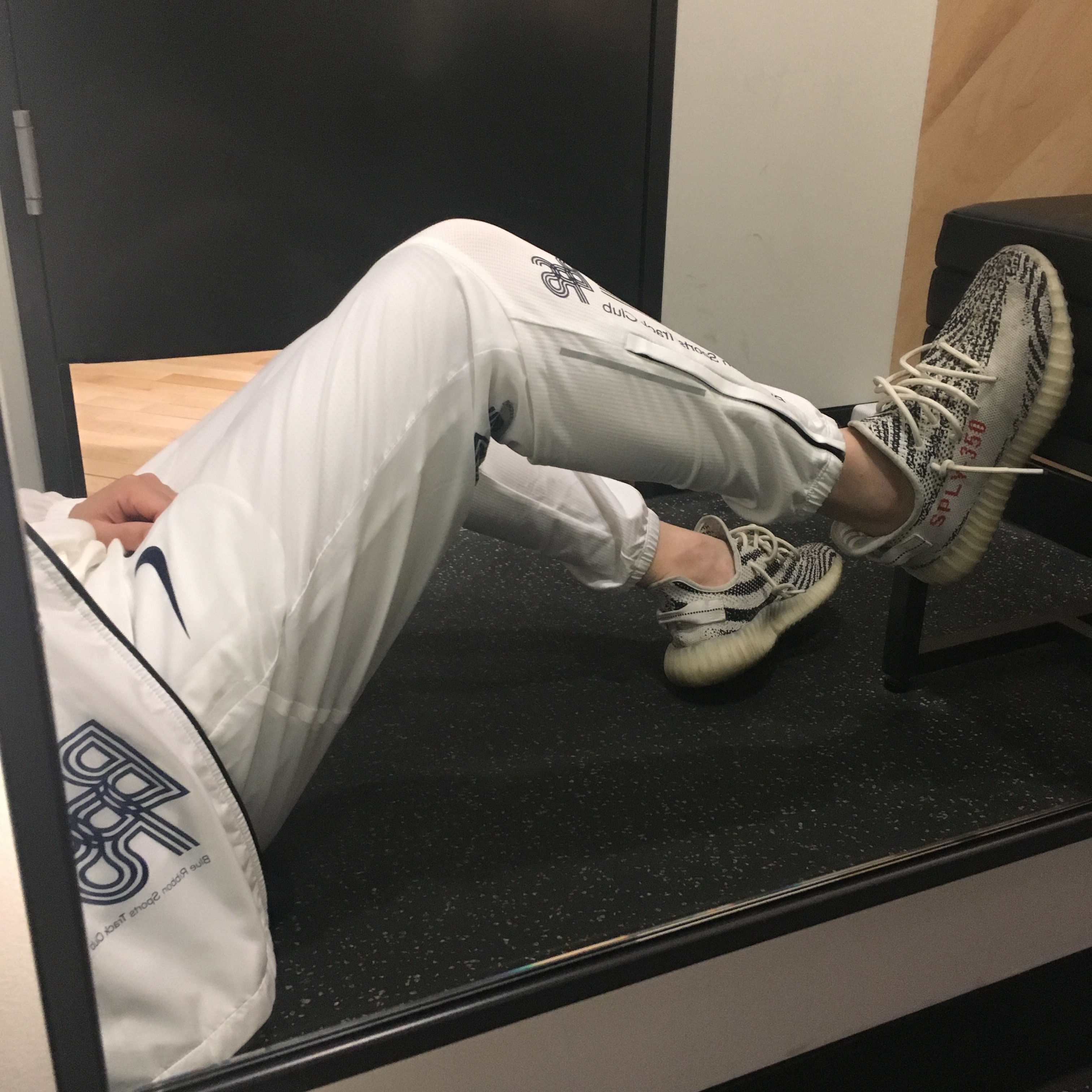 Adidas Yeezy Boost 350 V2 Zebra 2017/2019/2020 착용 스타일