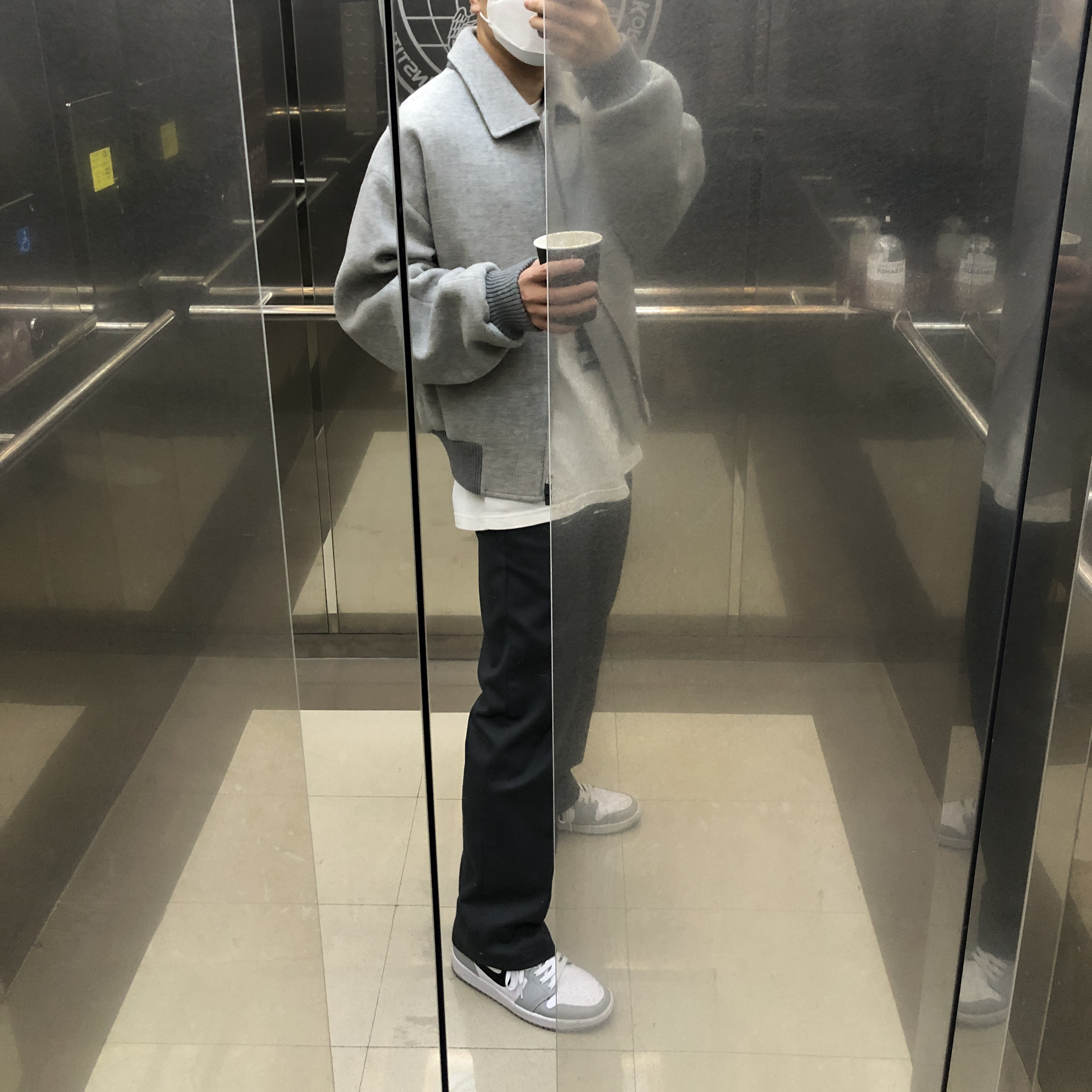 Jordan 1 Mid Light Smoke Grey 착용 스타일