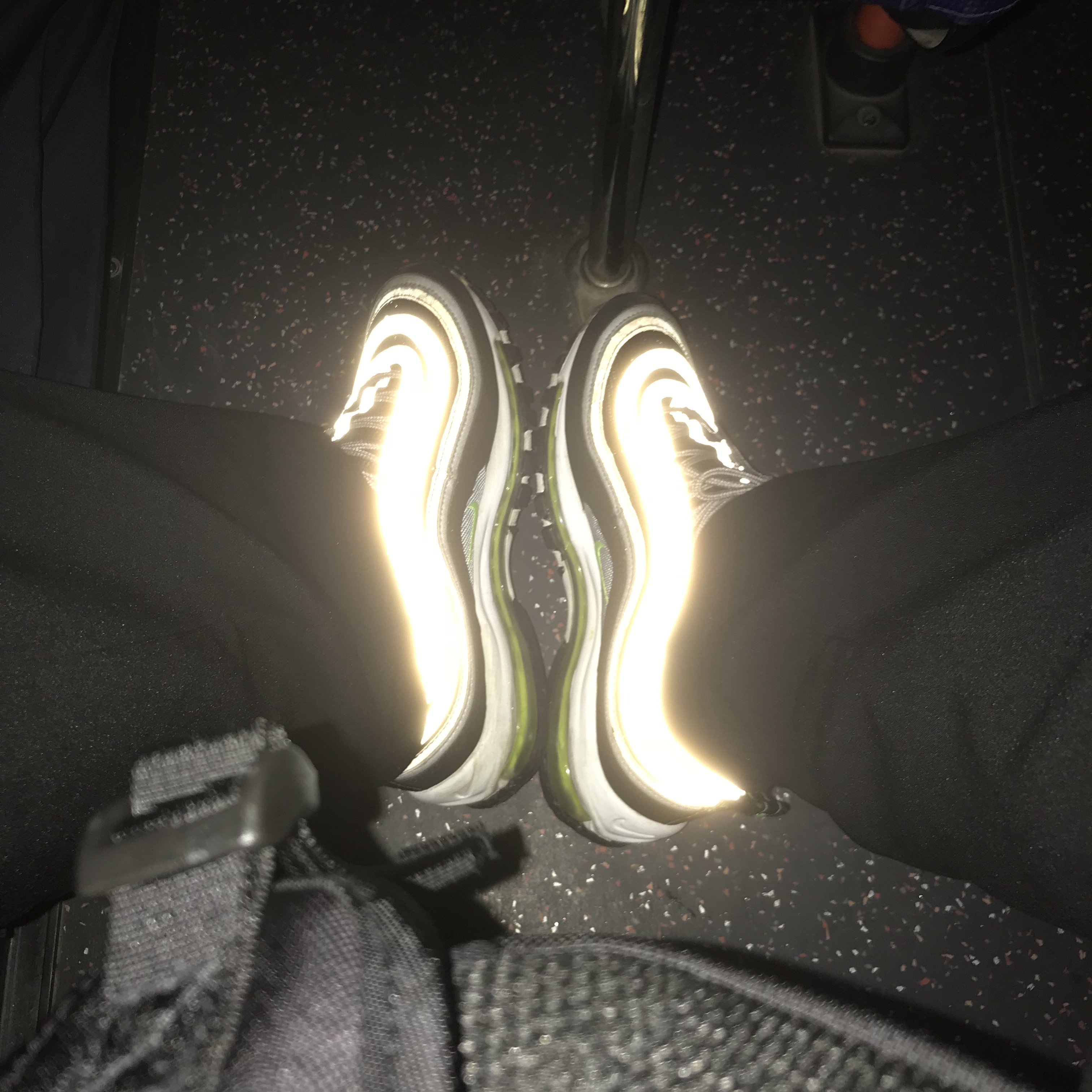 Nike Air Max 97 OG Black Volt Asia 착용 스타일 - 3