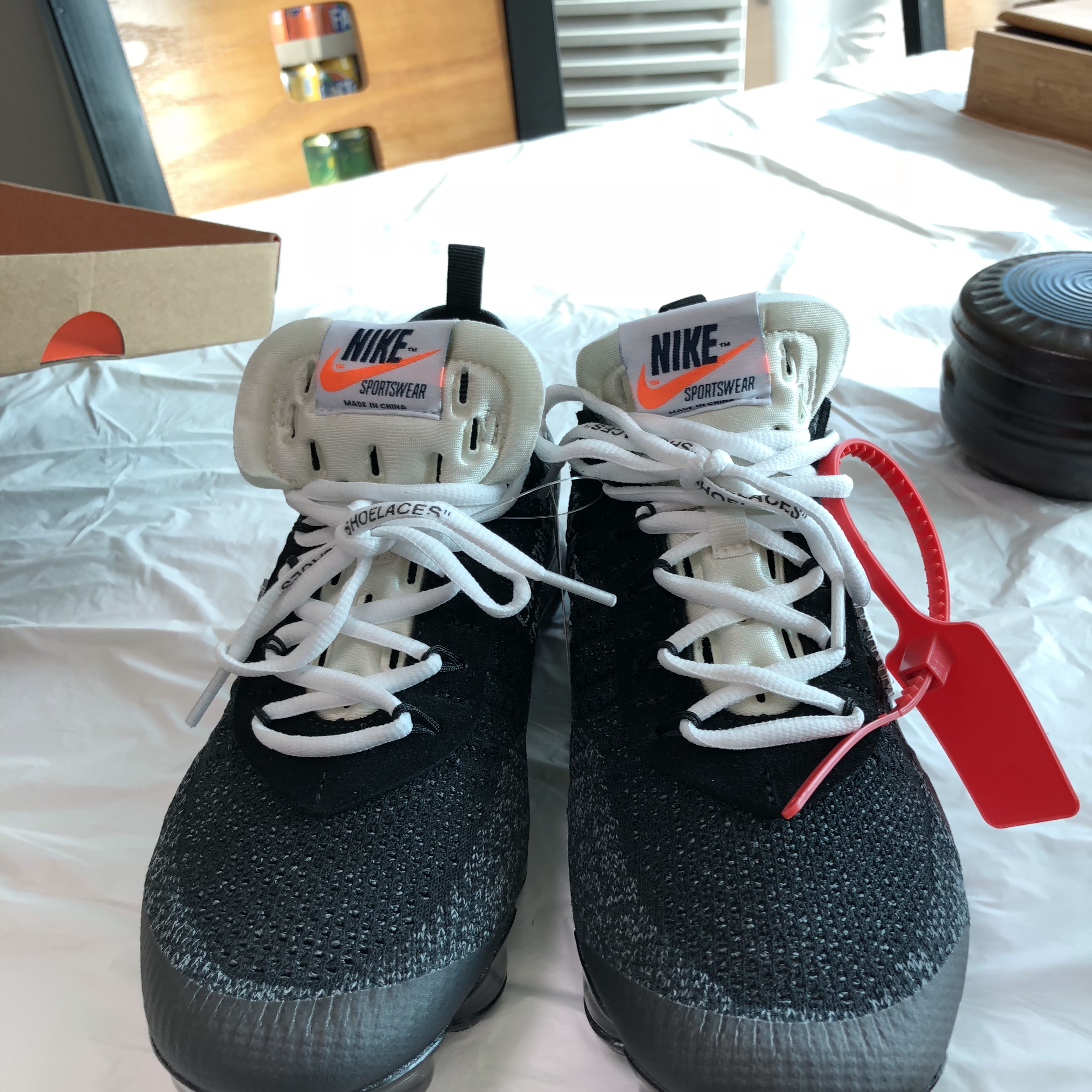 Nike x Off-White Air VaporMax V2 White, Nike x Off-White Air VaporMax OG Black The Ten 착용 스타일 - 2