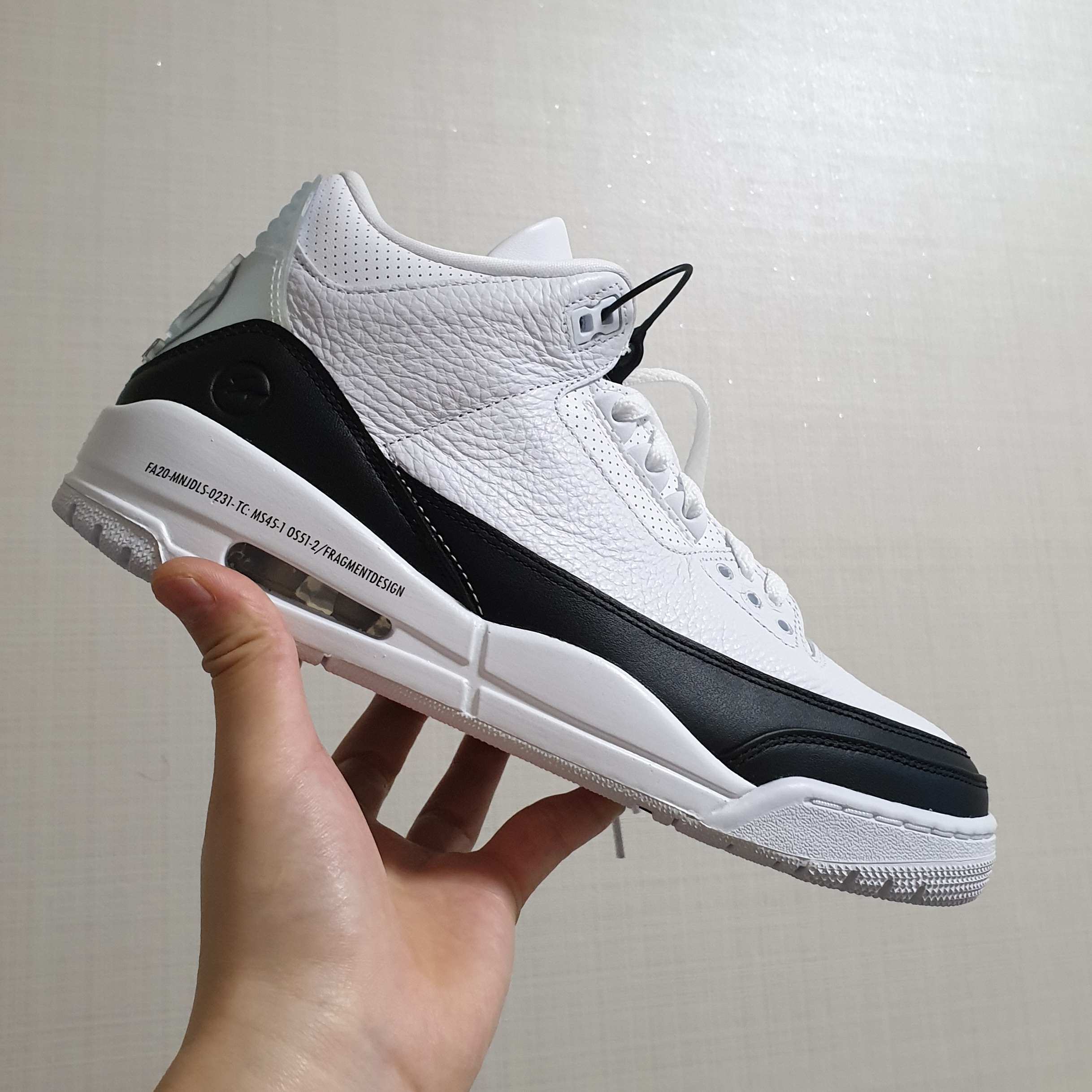 Jordan 3 x Fragment Retro SP White Black 착용 스타일 - 1